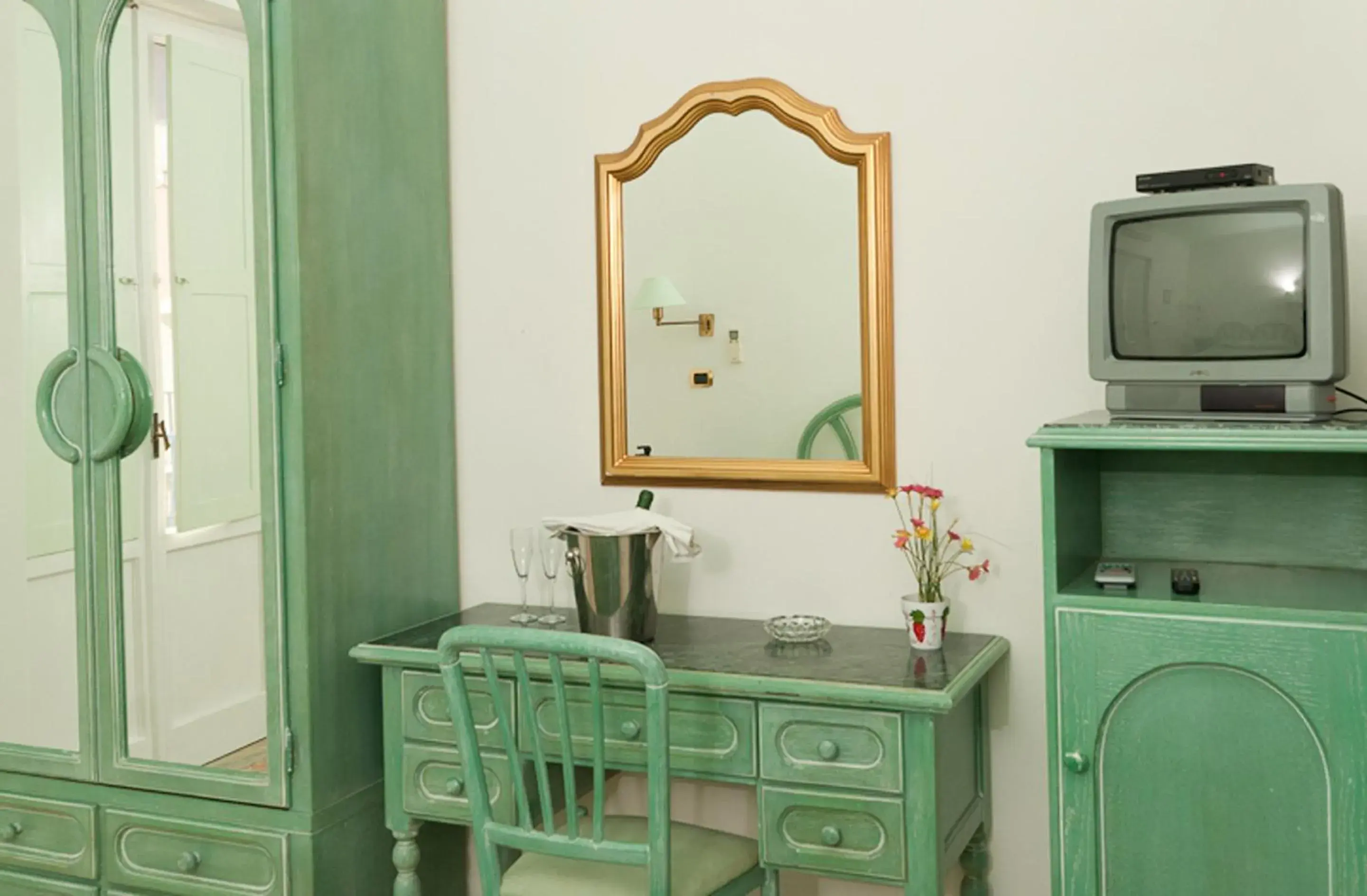 Bedroom, TV/Entertainment Center in Hotel Del Postiglione