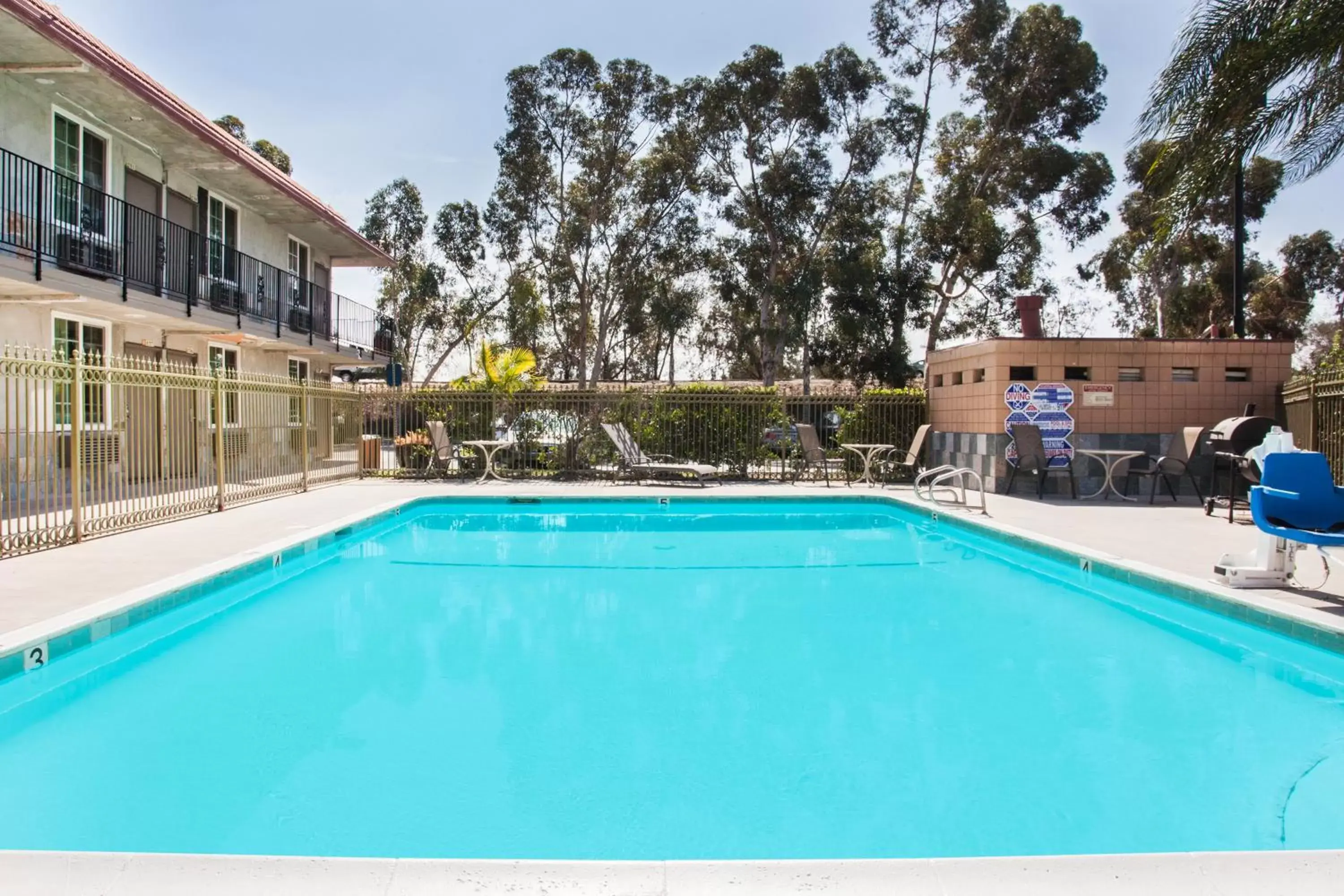 Swimming Pool in Super 8 by Wyndham Redlands/San Bernardino