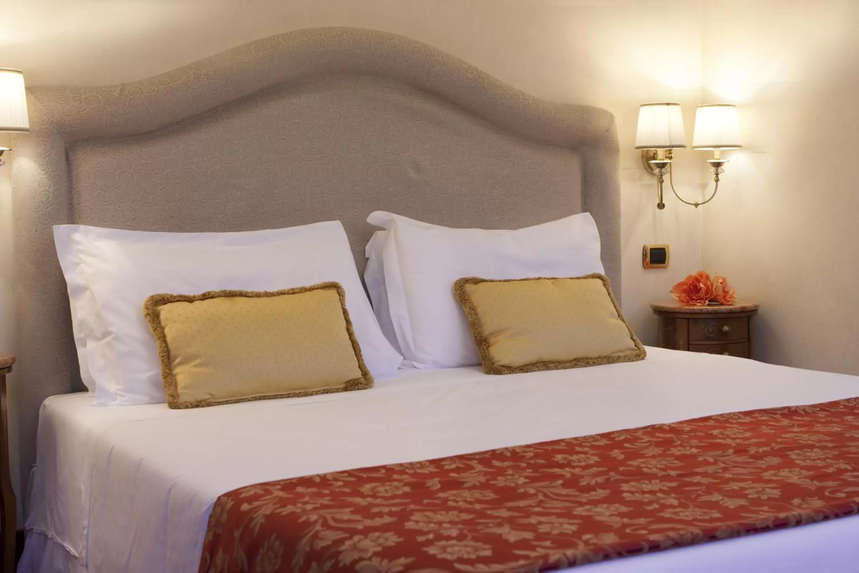 Bedroom, Bed in Hotel Al Ponte Dei Sospiri