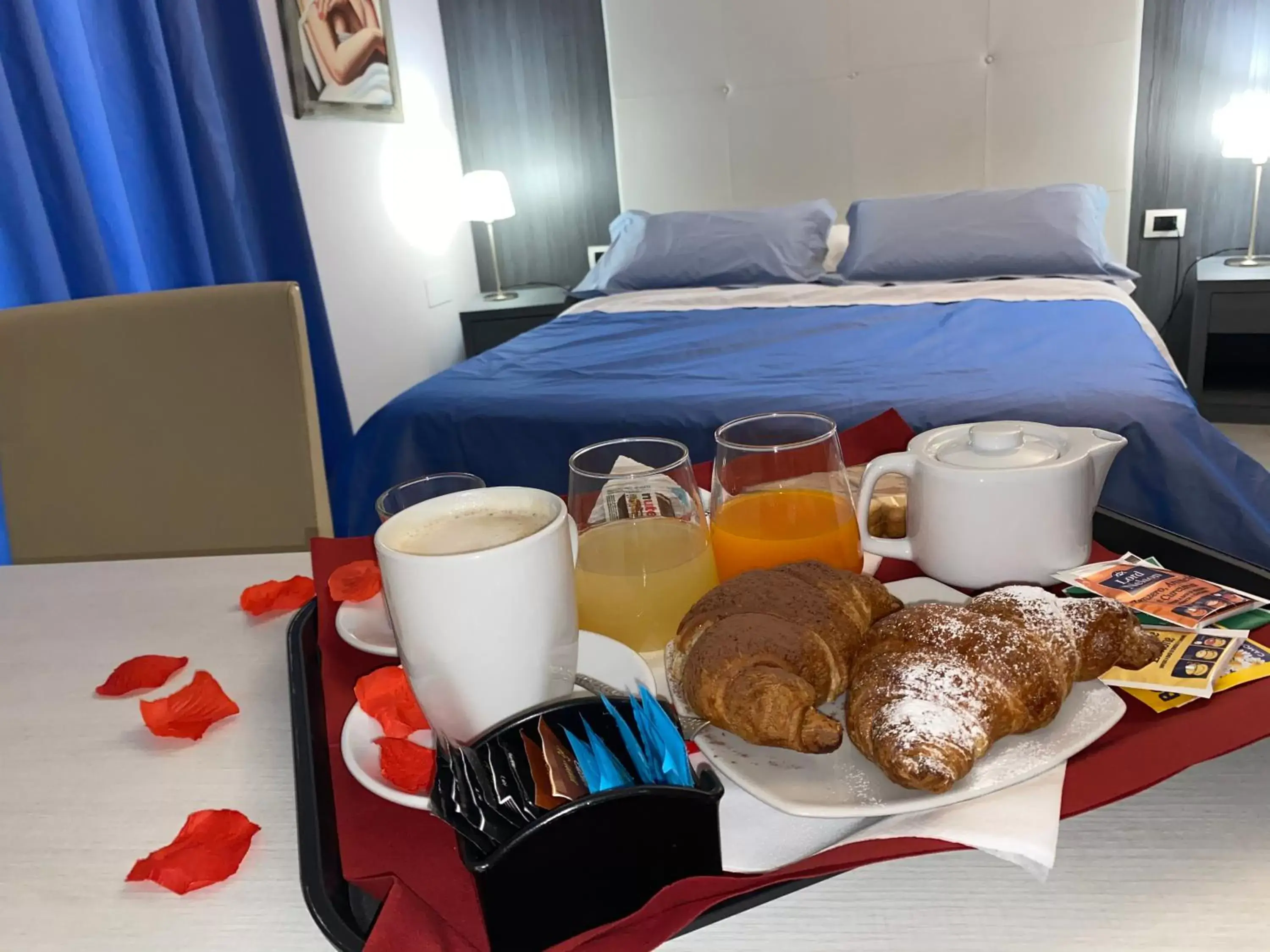 Breakfast, Bed in Victoria Hotel