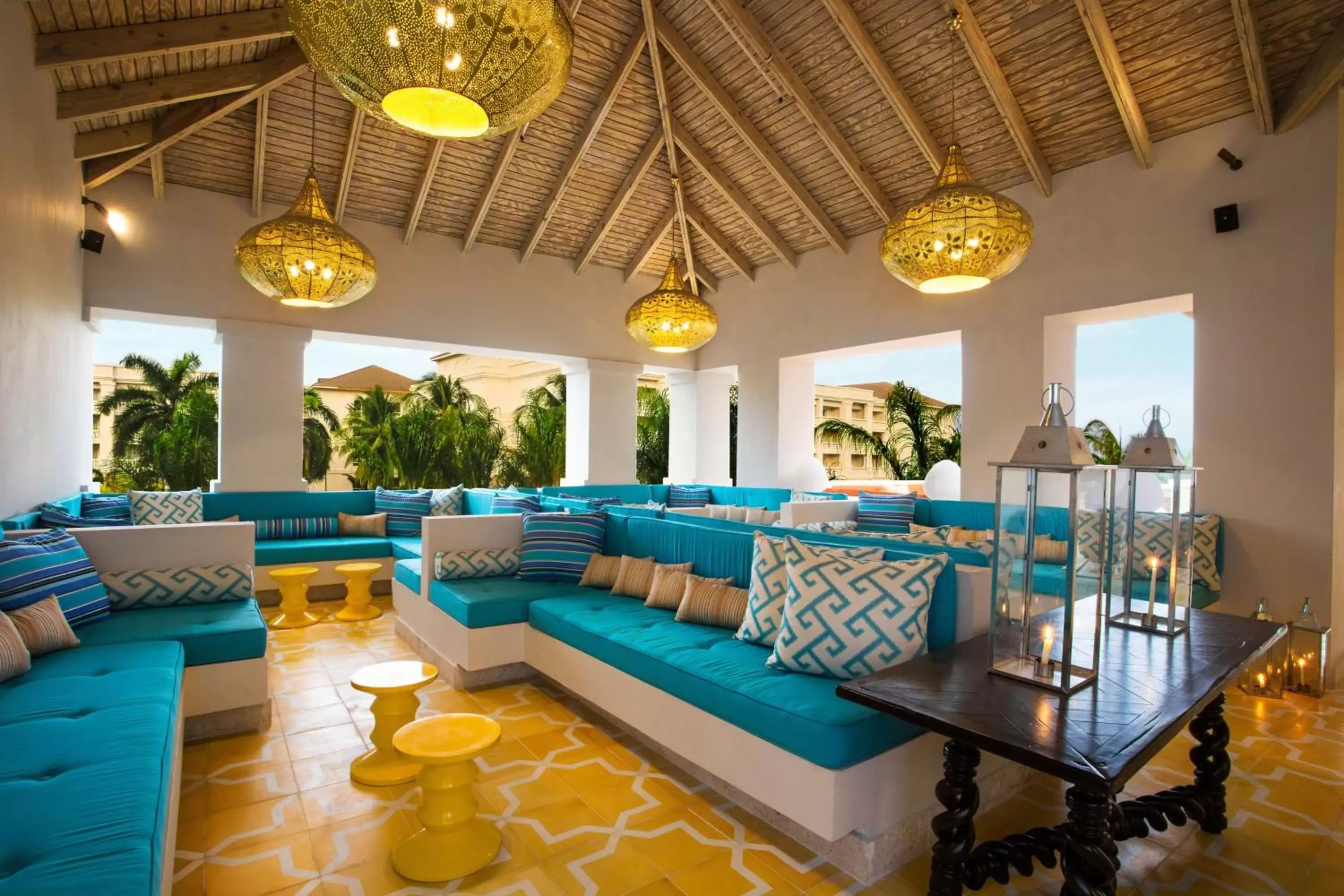 Lounge or bar in Hyatt Ziva Rose Hall - All Inclusive Lounge or bar in Hyatt Ziva Rose Hall - All Inclusive