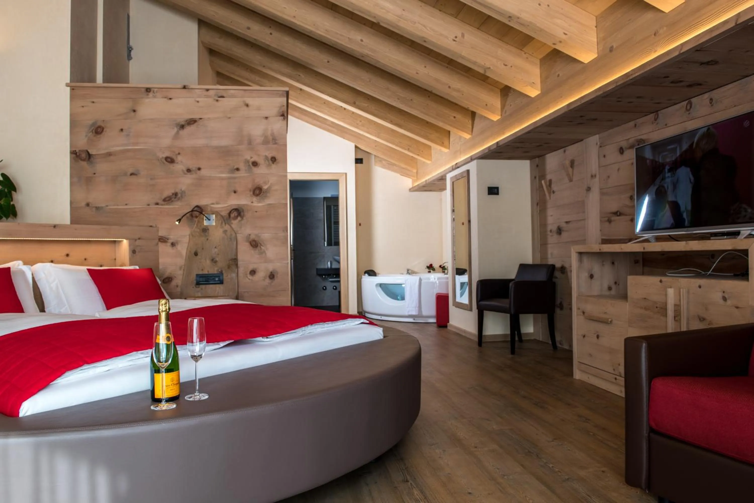 Photo of the whole room, Bed in Francesin Active Hotel