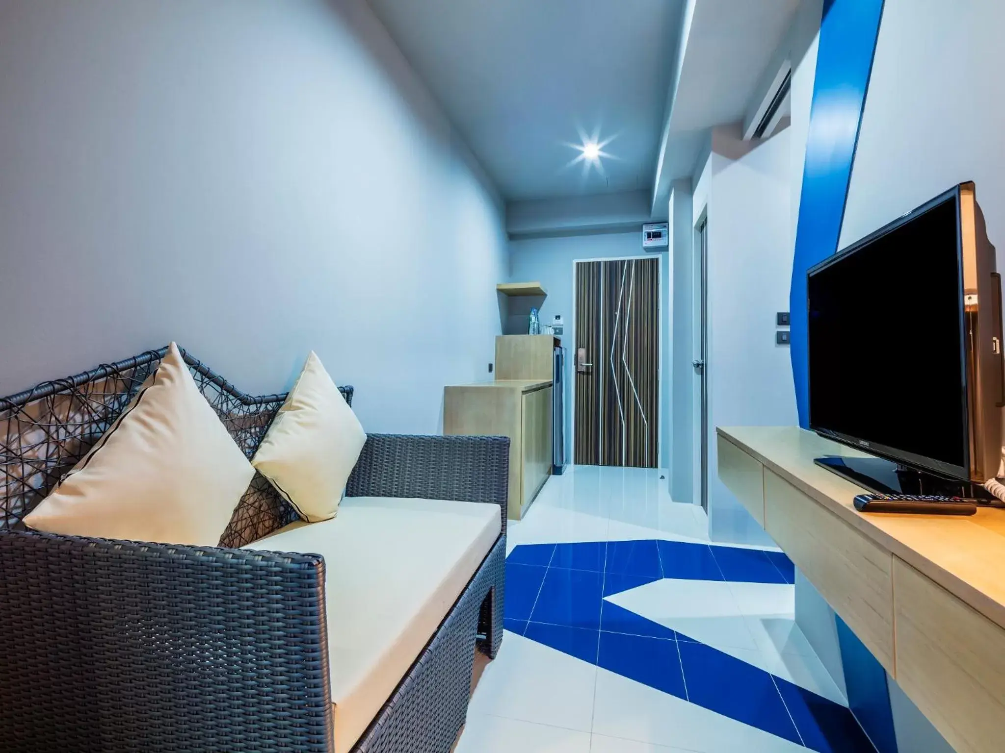 TV and multimedia, Seating Area in Atelier Suites