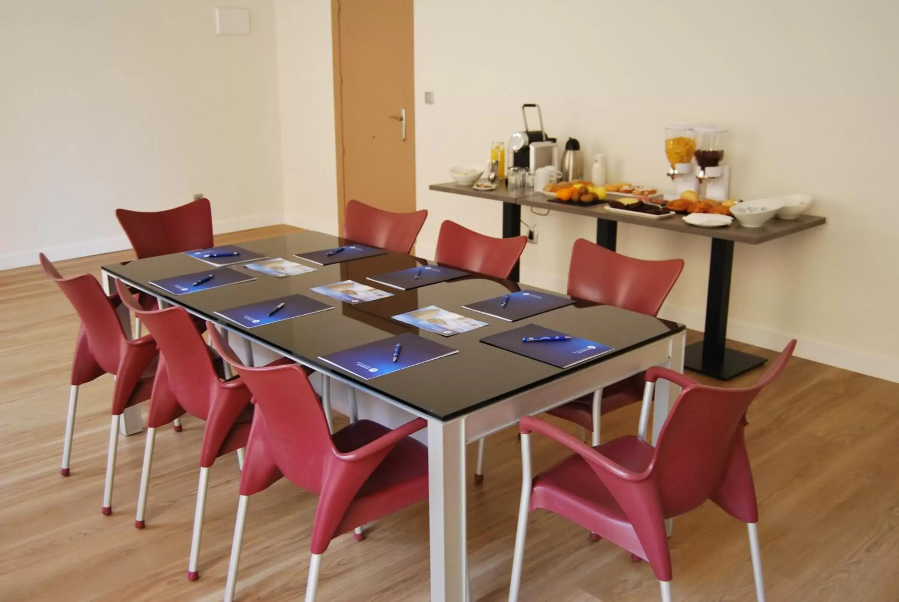 Business facilities, Dining Area in Estudiotel Alicante