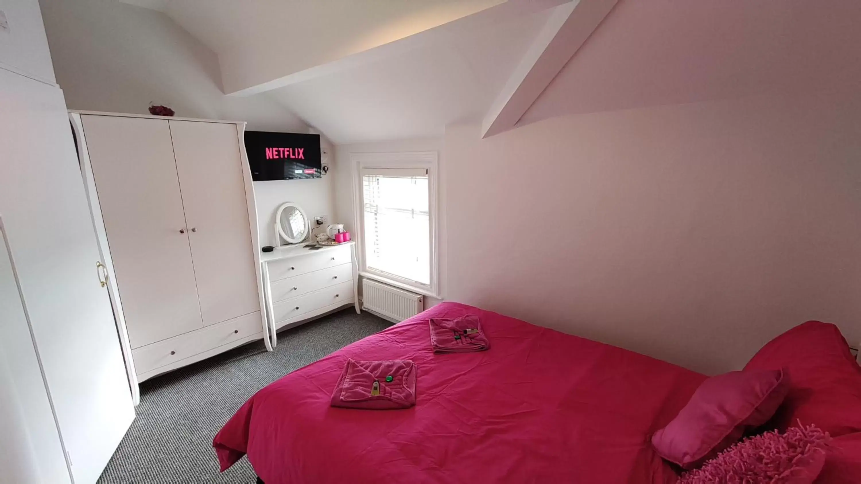 Bedroom, Bed in The Castleton
