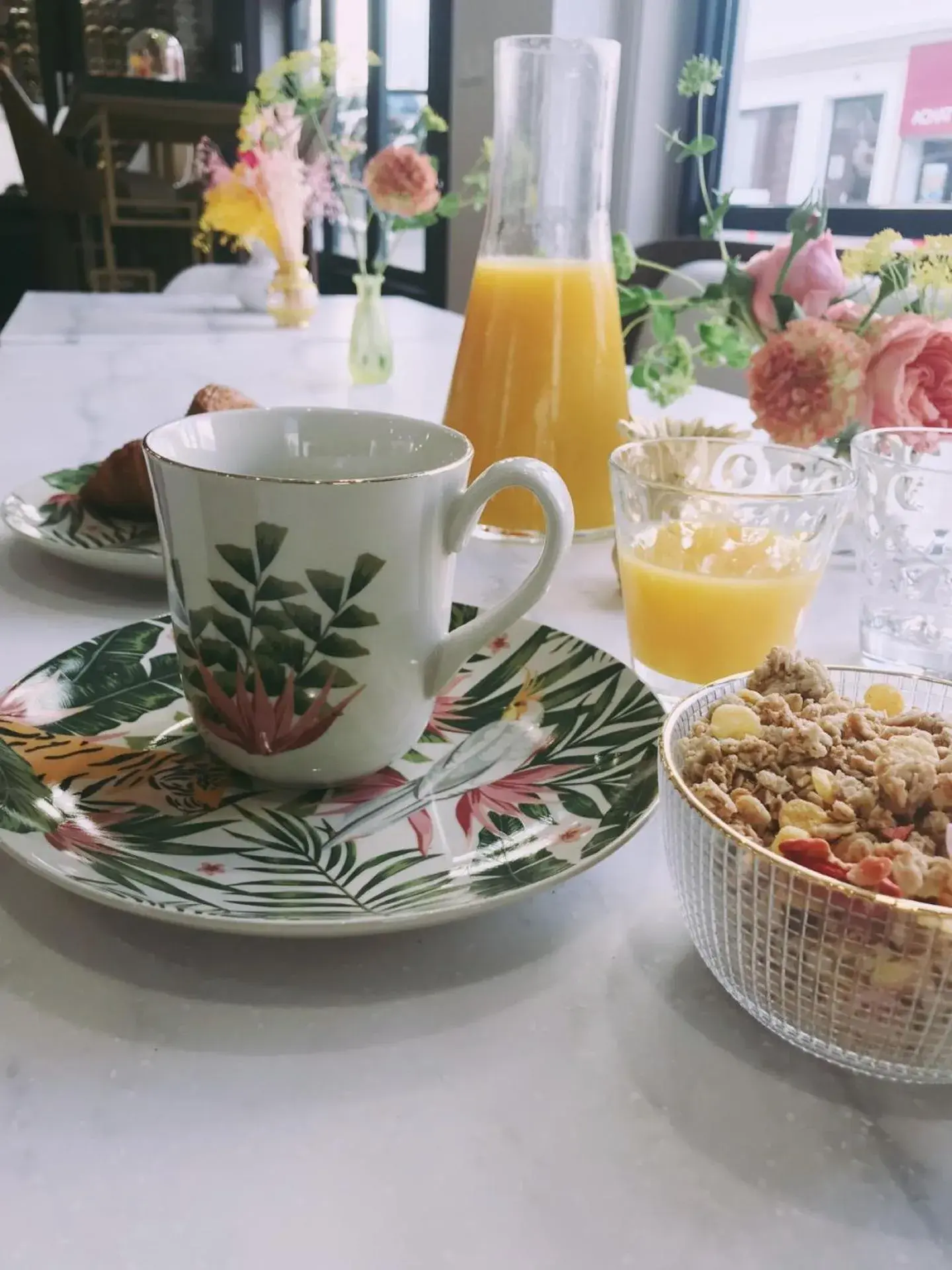 Continental breakfast in Hôtel Cosmopolitain