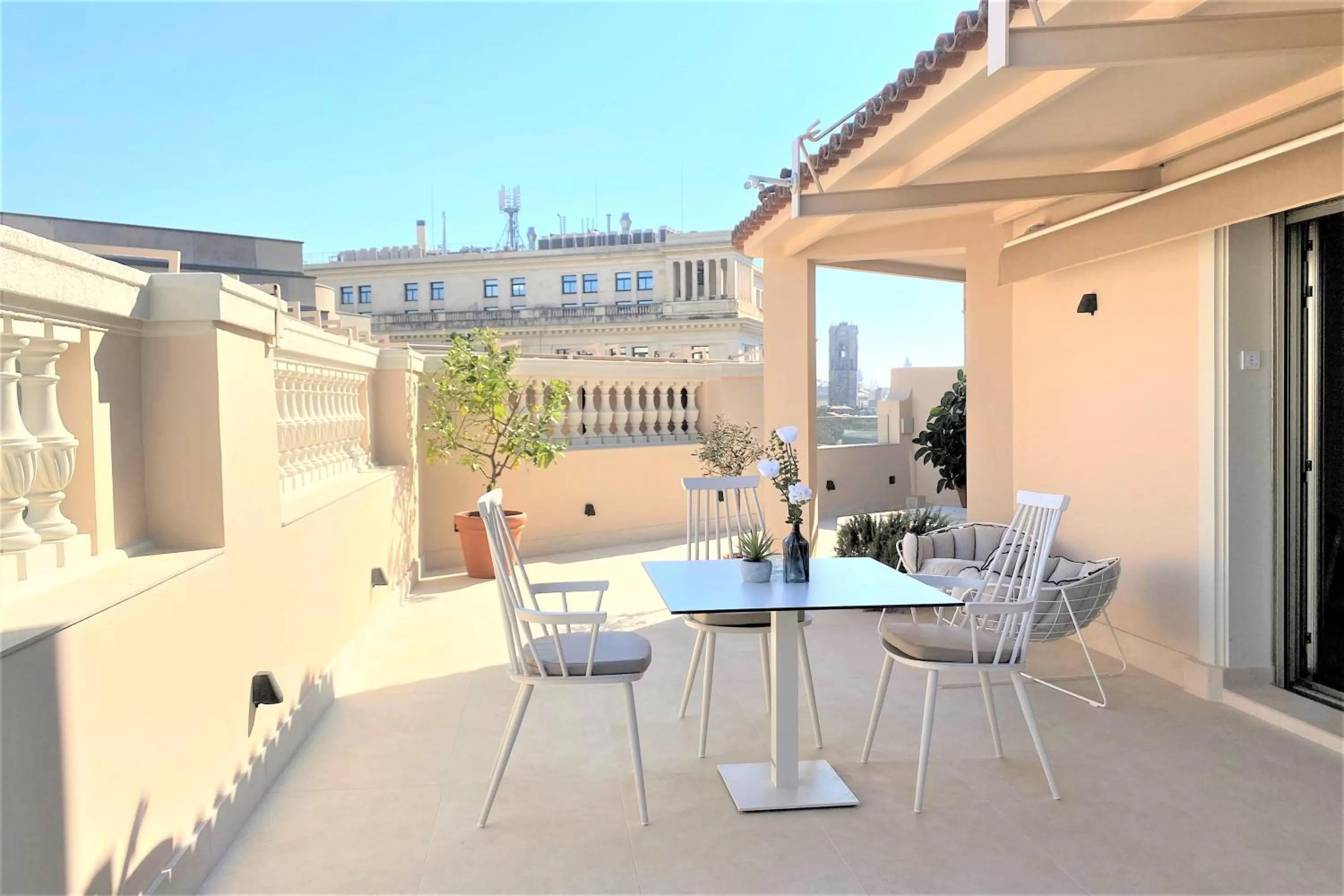 Balcony/Terrace in Lamaro Hotel