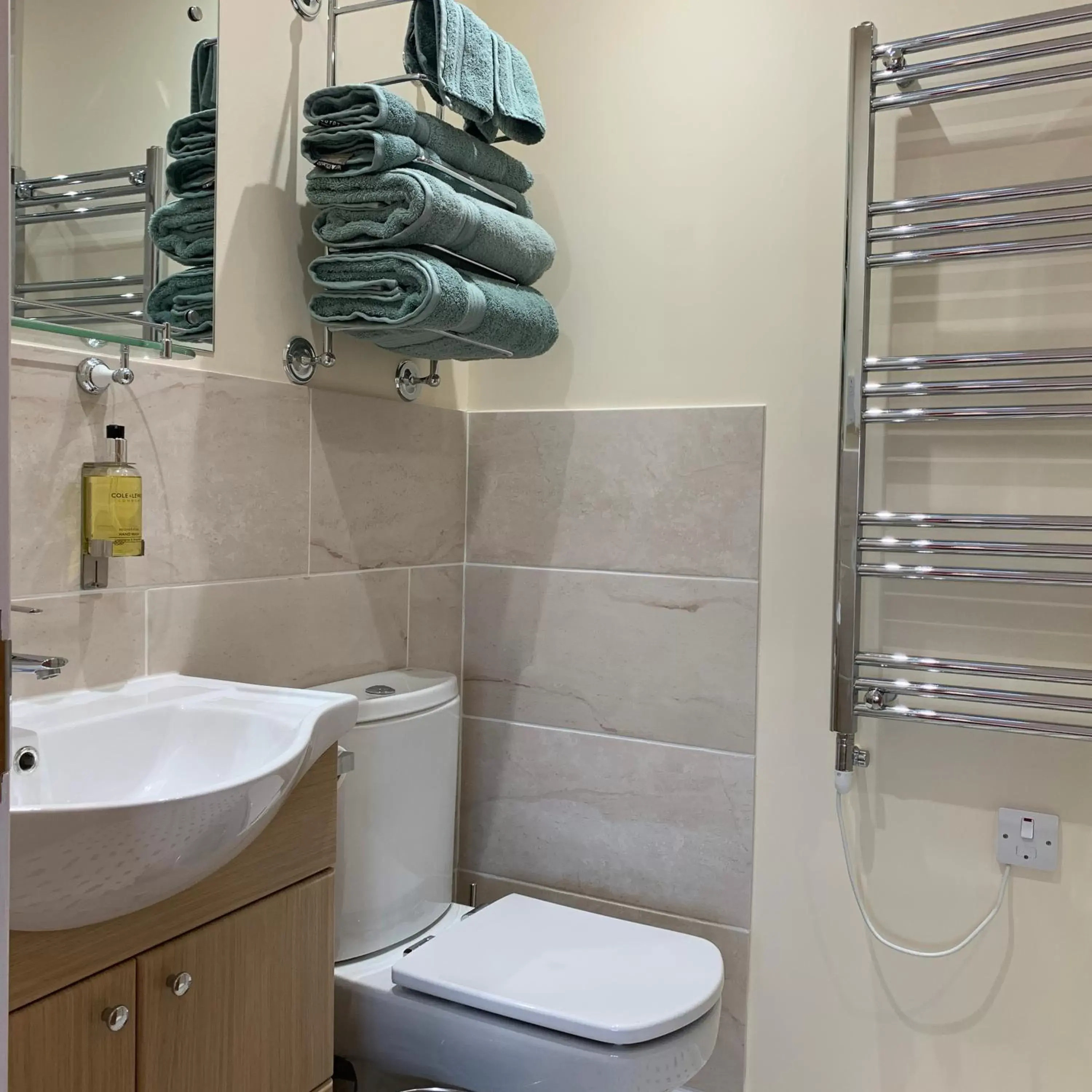 Bedroom, Bathroom in Lancasters Cottage