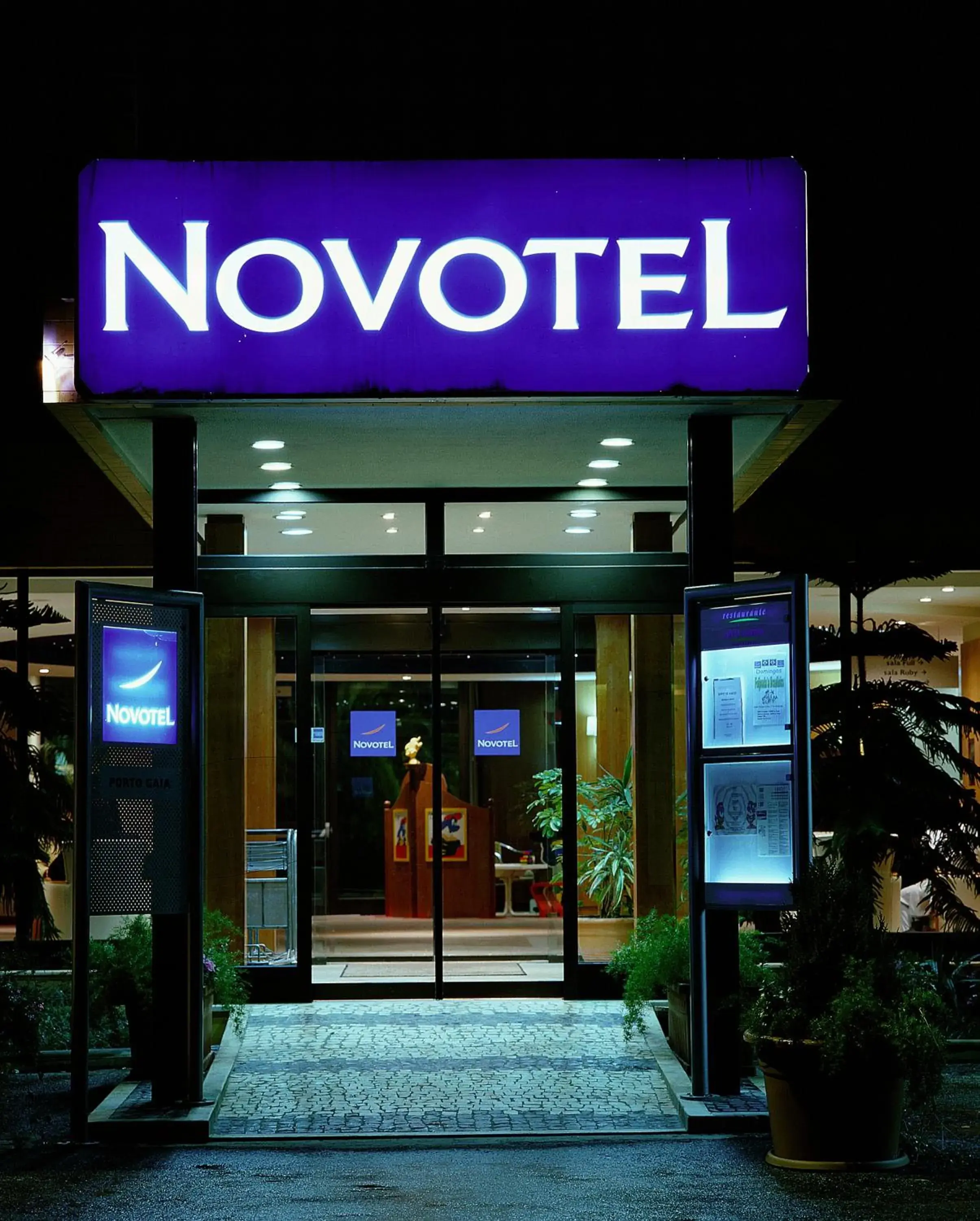 Facade/entrance in Novotel Porto Gaia