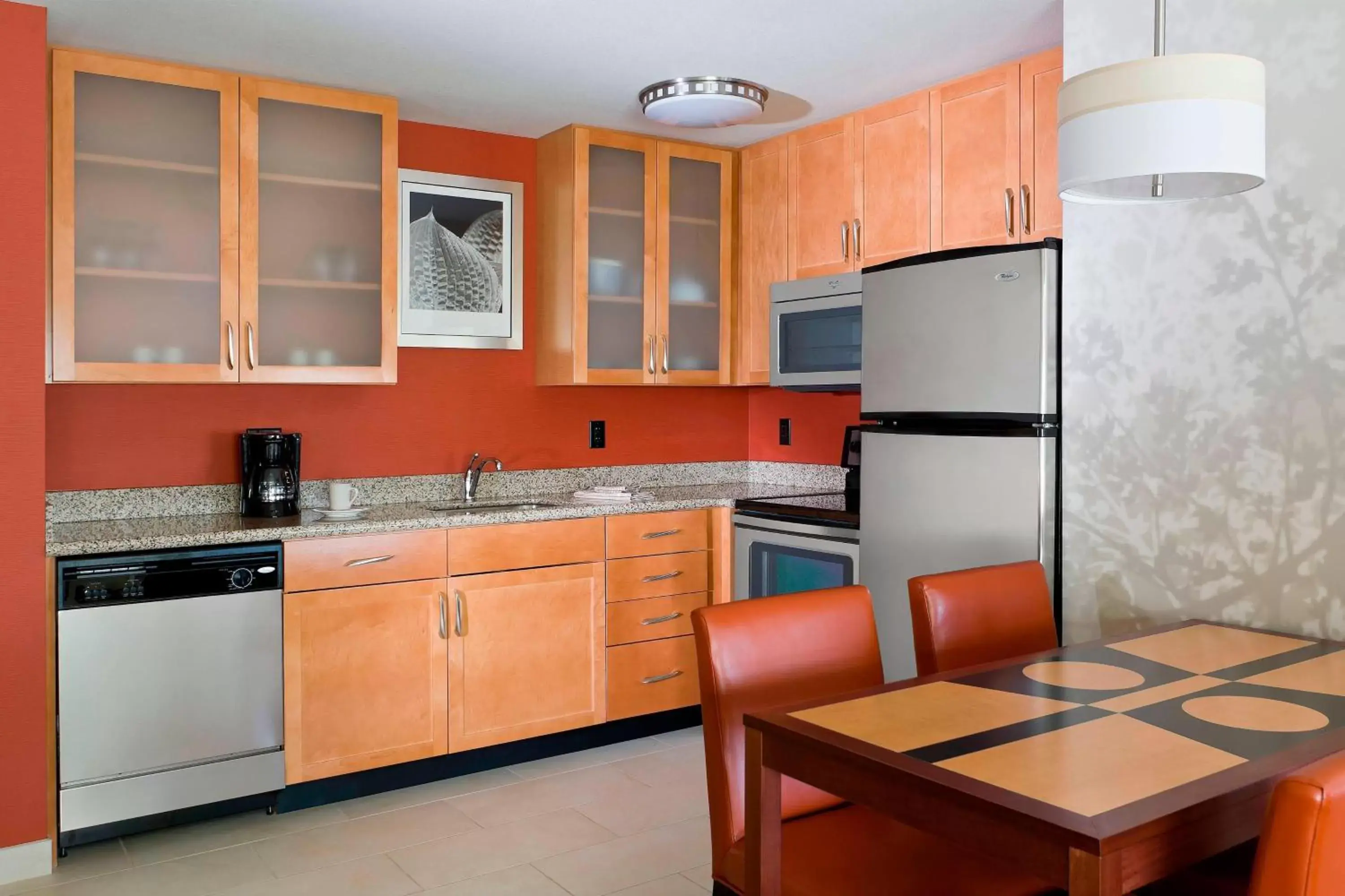 Kitchen or kitchenette, Kitchen/Kitchenette in Residence Inn by Marriott Houston The Woodlands/Lake Front Circle