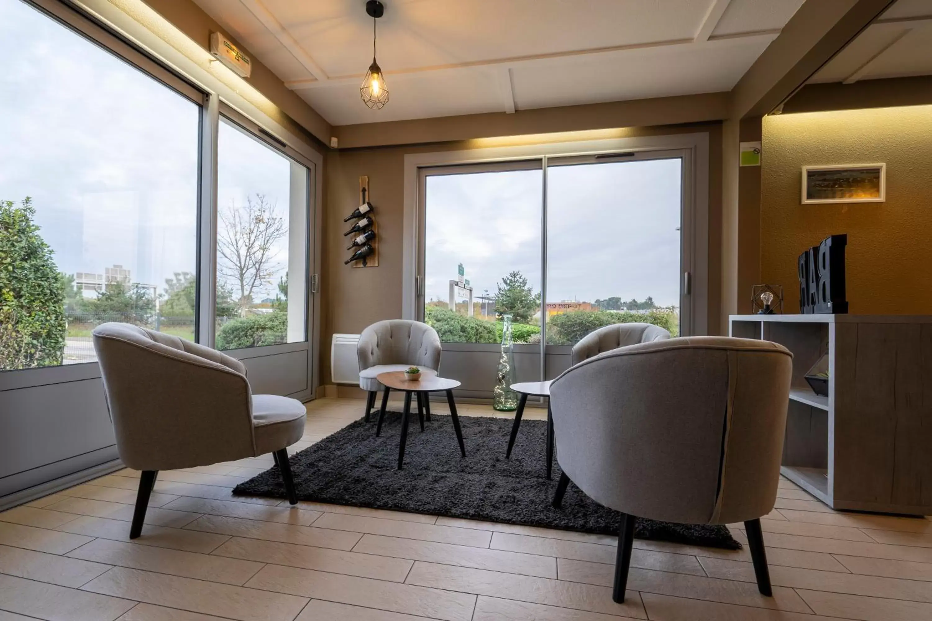 Lounge or bar in Campanile Lorient - Lanester Lounge or bar in Campanile Lorient - Lanester