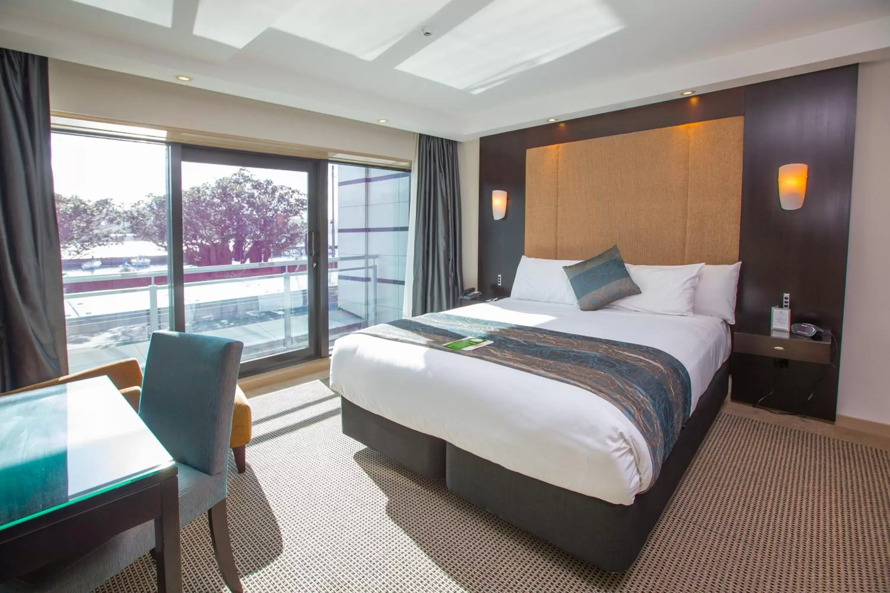 Bed, Room Photo in Copthorne Hotel Wellington, Oriental Bay
