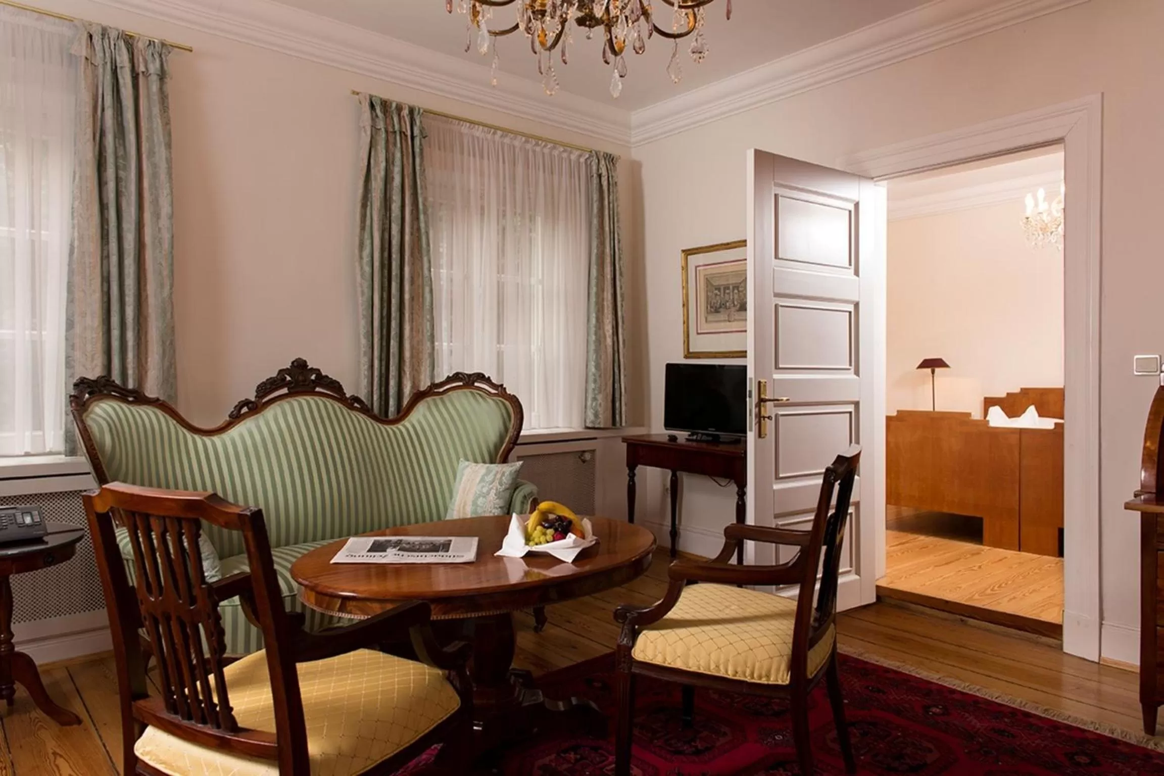 Photo of the whole room, Bed in Palais Esplanade Hamburg - Adults Only