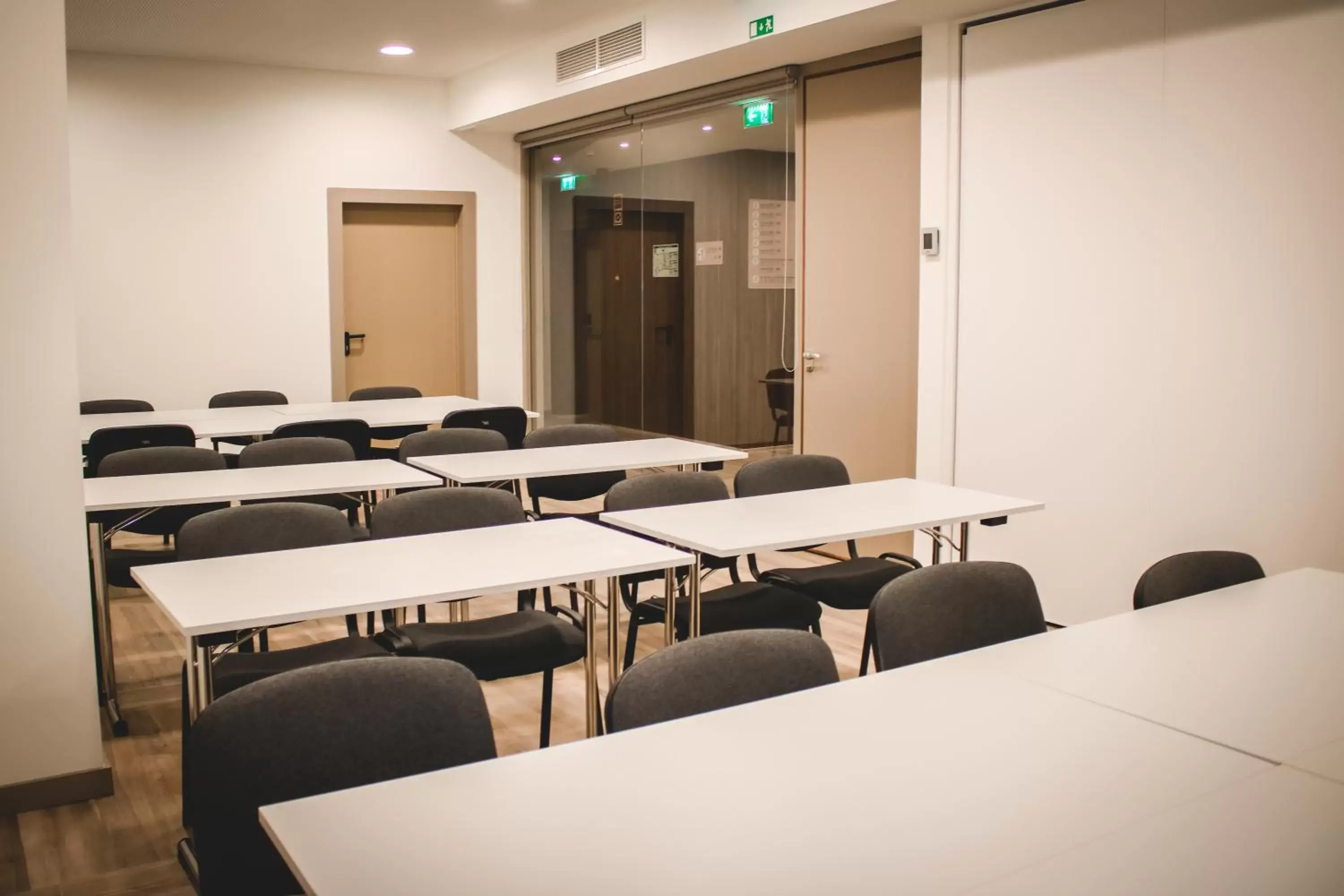 Meeting/conference room in Oca Oriental Porto Hotel