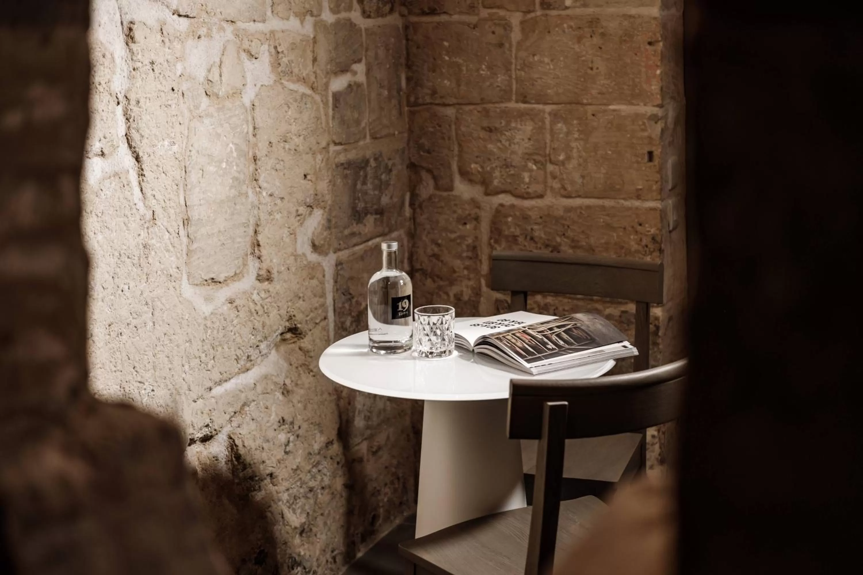 Dining area in 19 ROOMS