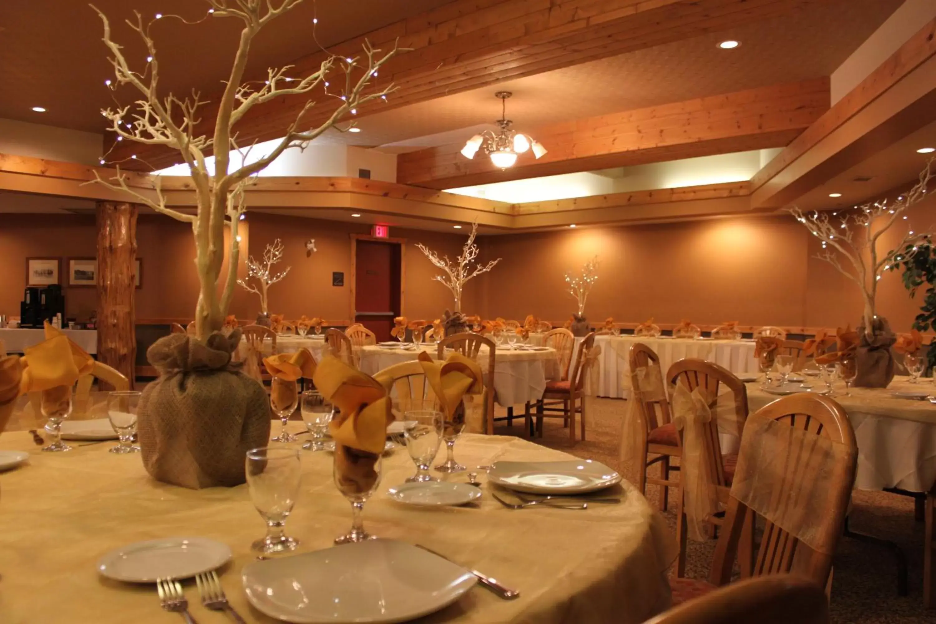 Business facilities, Restaurant/Places to Eat in Fernie Stanford Resort