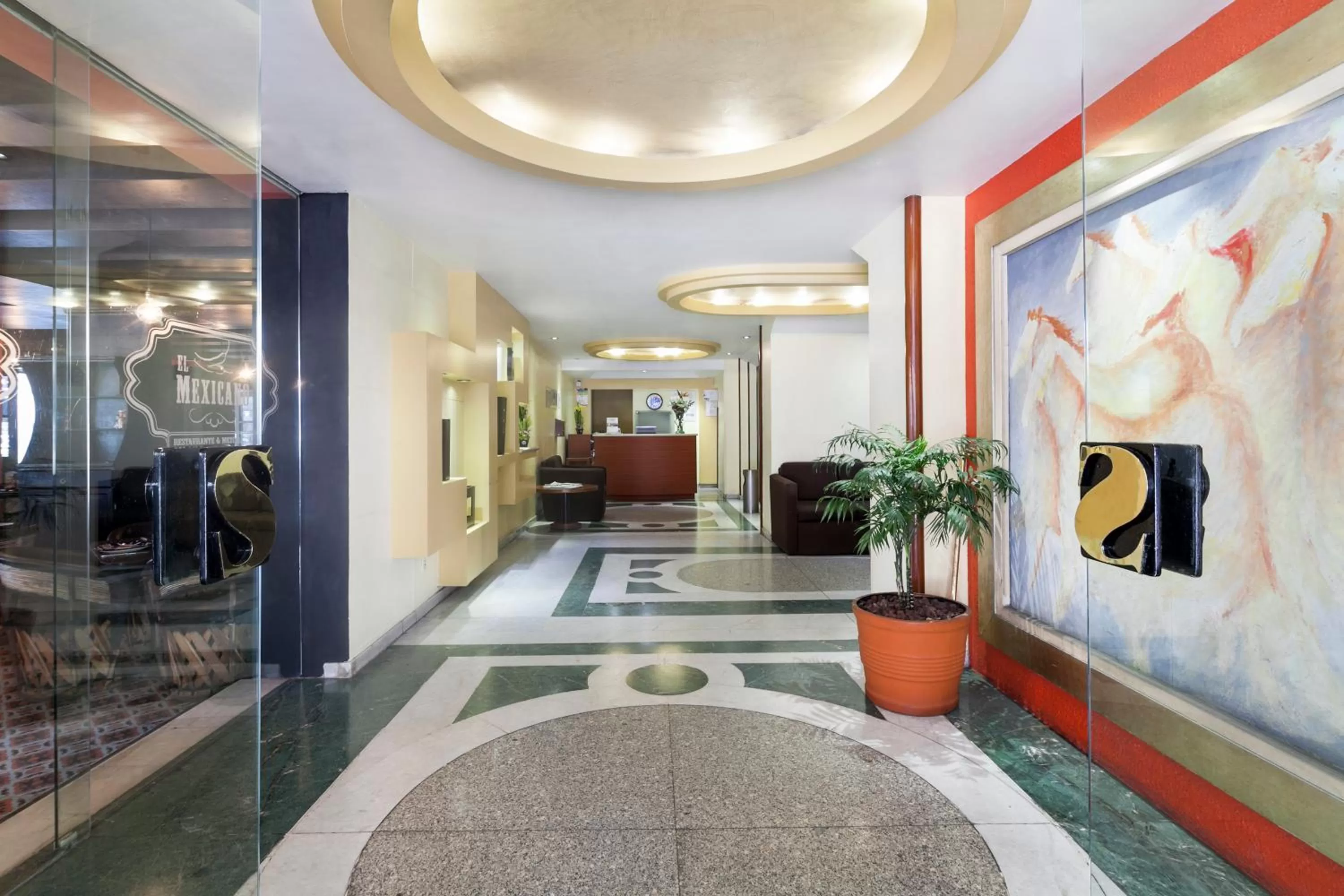 Lobby or reception in Exe Suites San Marino