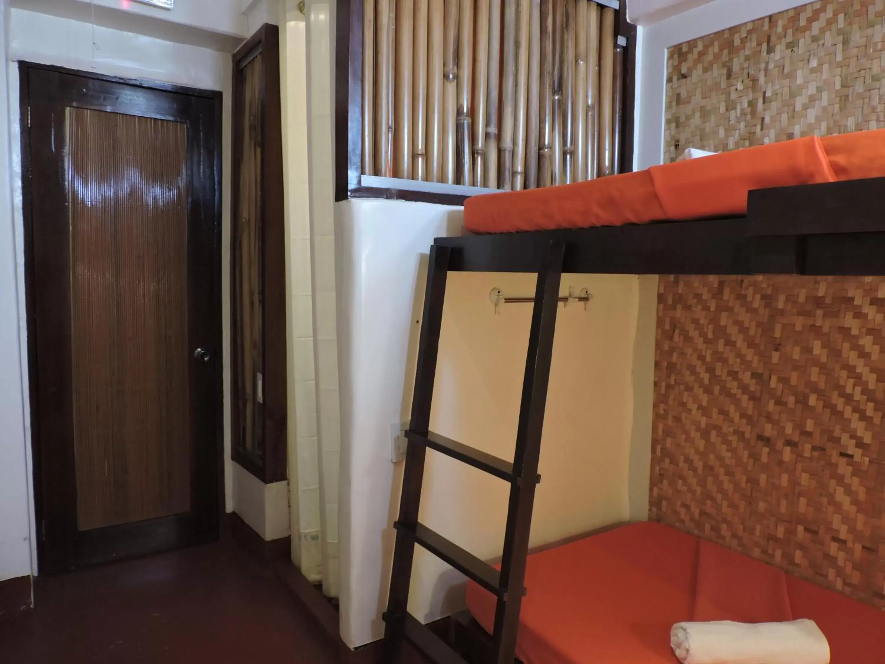 Bunk Bed in Orange Mangrove Pension House