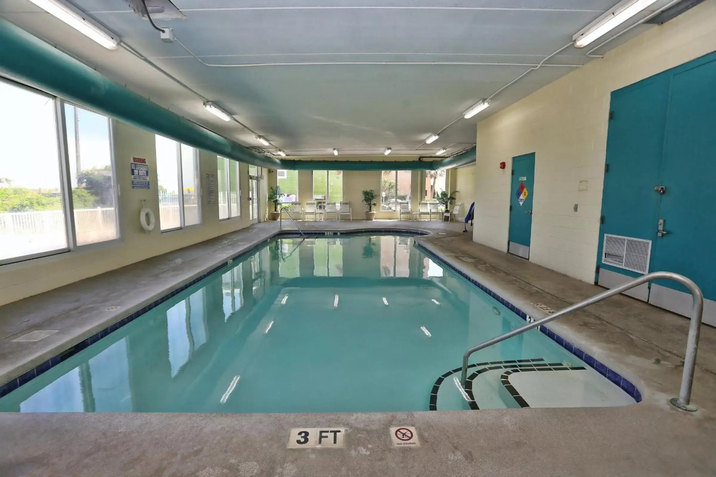 Pool view, Swimming Pool in Golden Sands Oceanfront Hotel