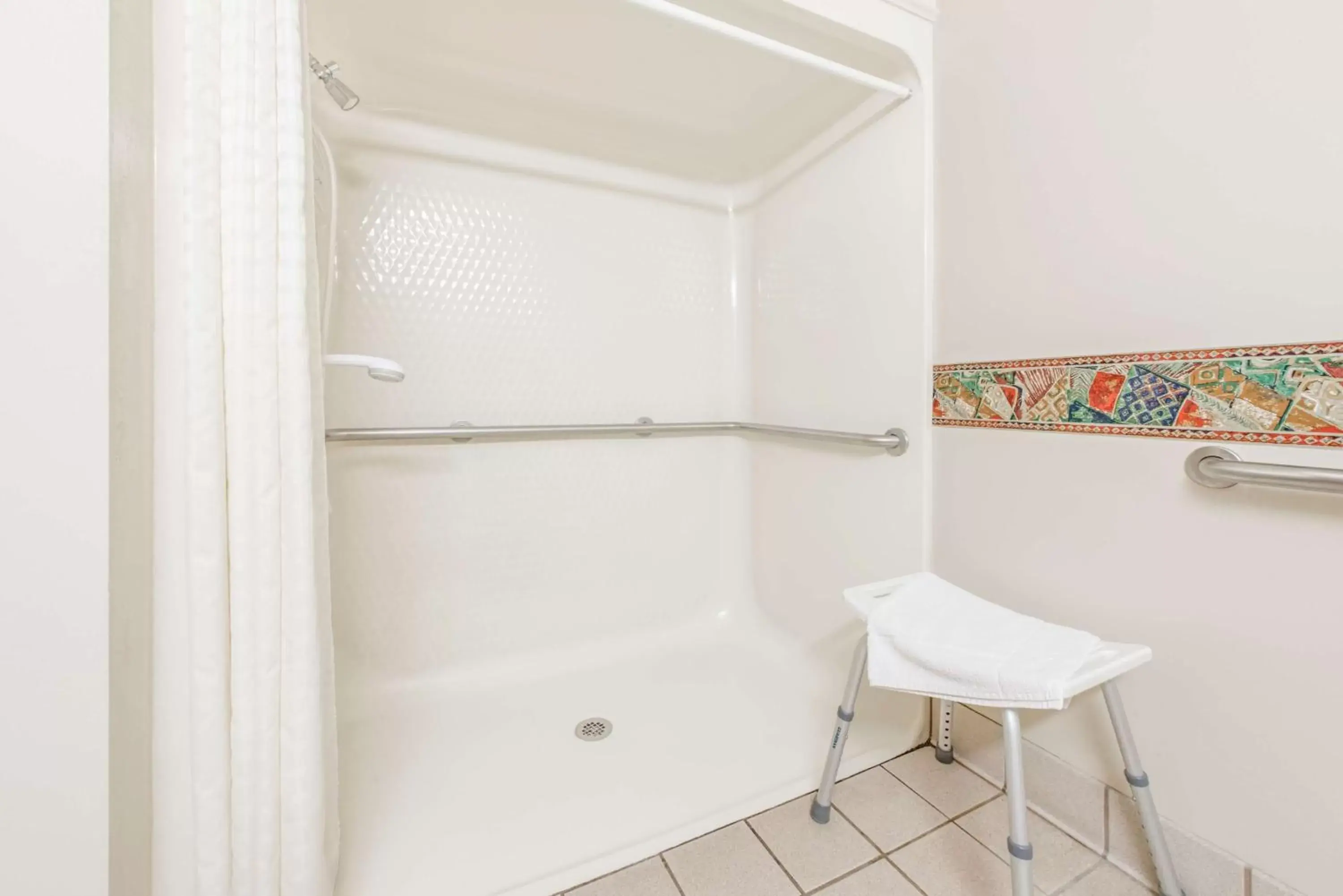 King Room - Mobility Access/Non-Smoking in Super 8 by Wyndham Shepherdsville - Louisville South I65 King Room - Mobility Access/Non-Smoking in Super 8 by Wyndham Shepherdsville - Louisville South I65