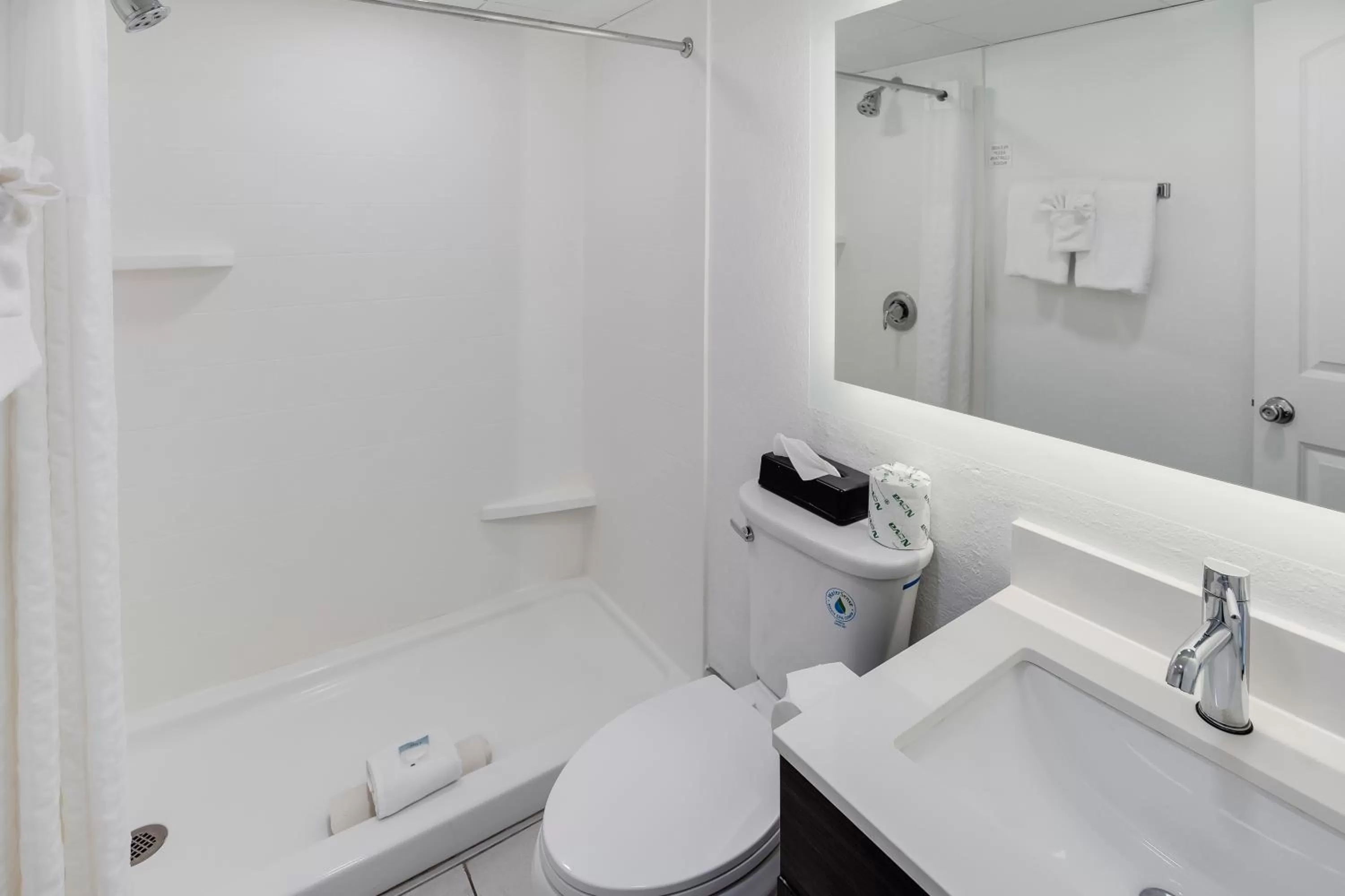 Bathroom in Tropical Seas Hotel