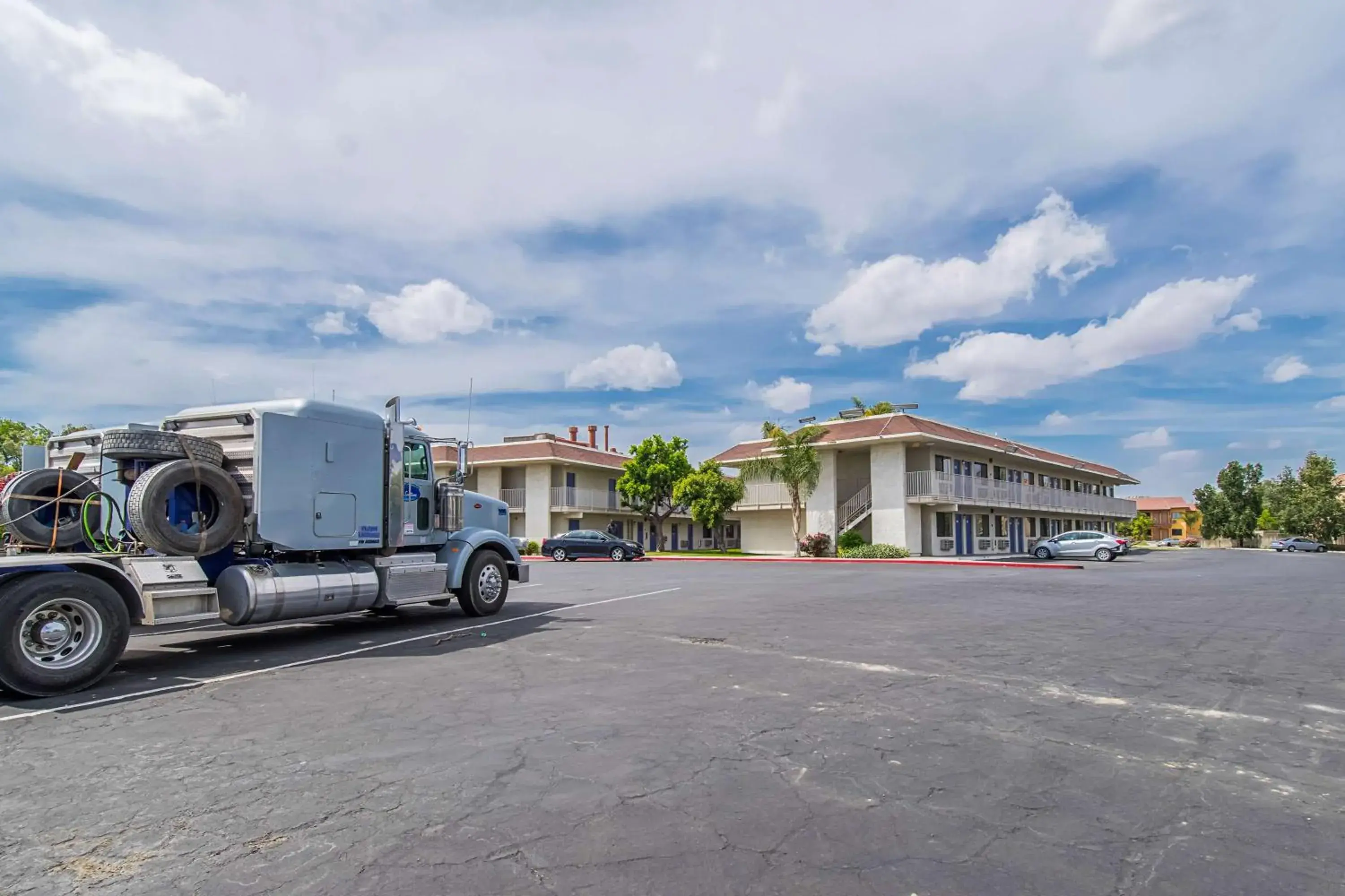 Property Building in Motel 6-Bakersfield, CA - Airport