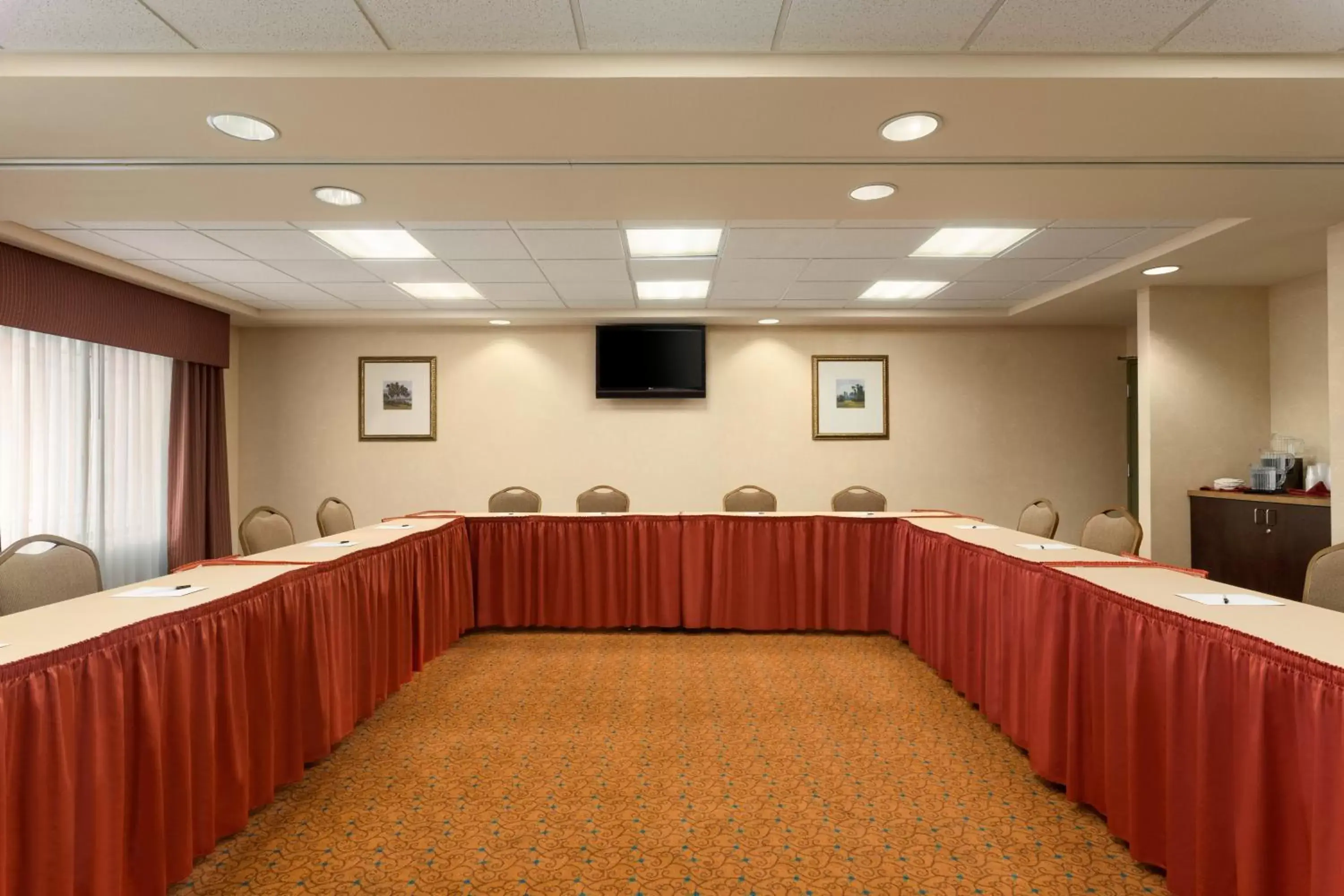 Meeting/conference room in Country Inn & Suites by Radisson, Ontario at Ontario Mills, CA
