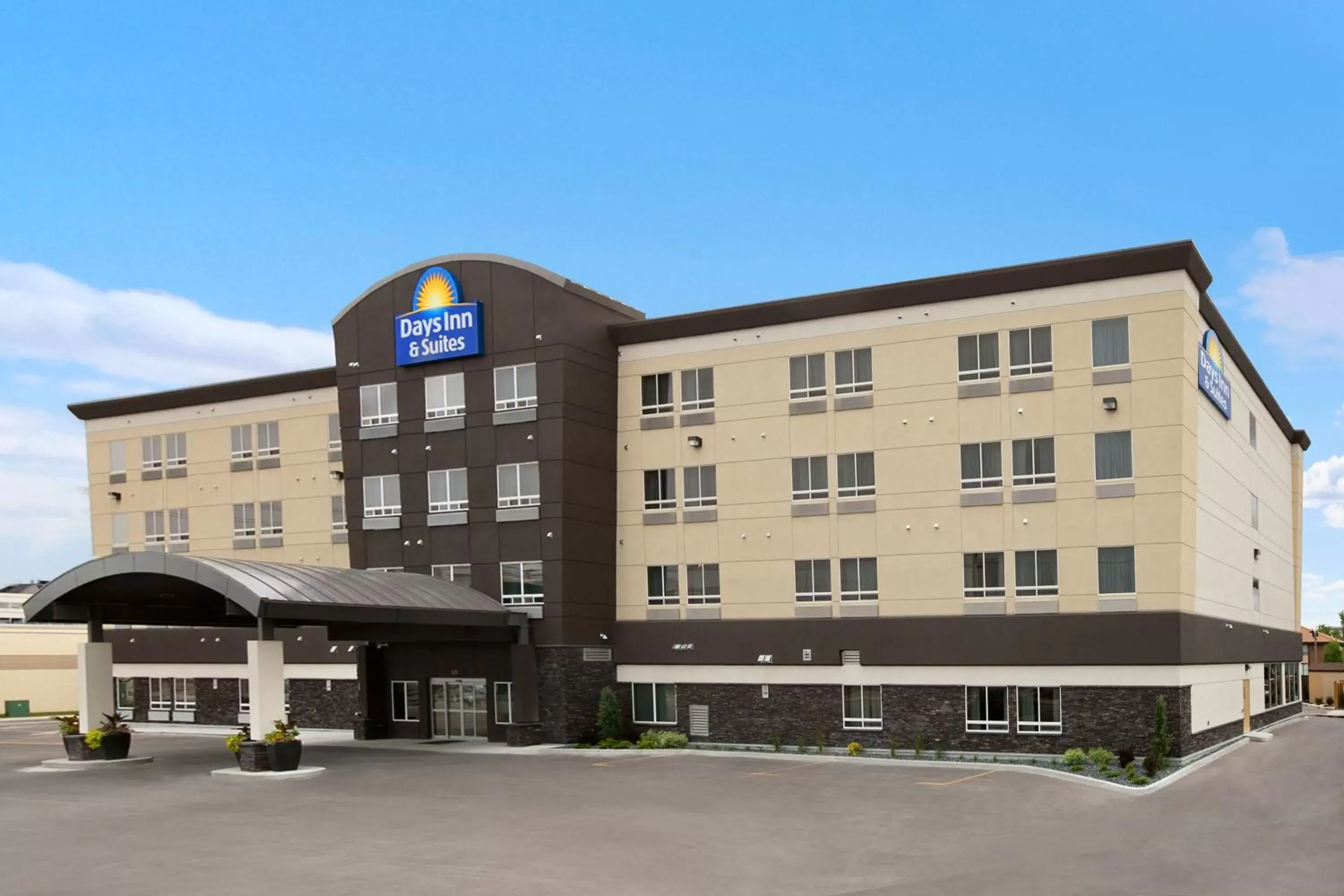 Facade/entrance, Property Building in Days Inn & Suites by Wyndham Winnipeg Airport Manitoba