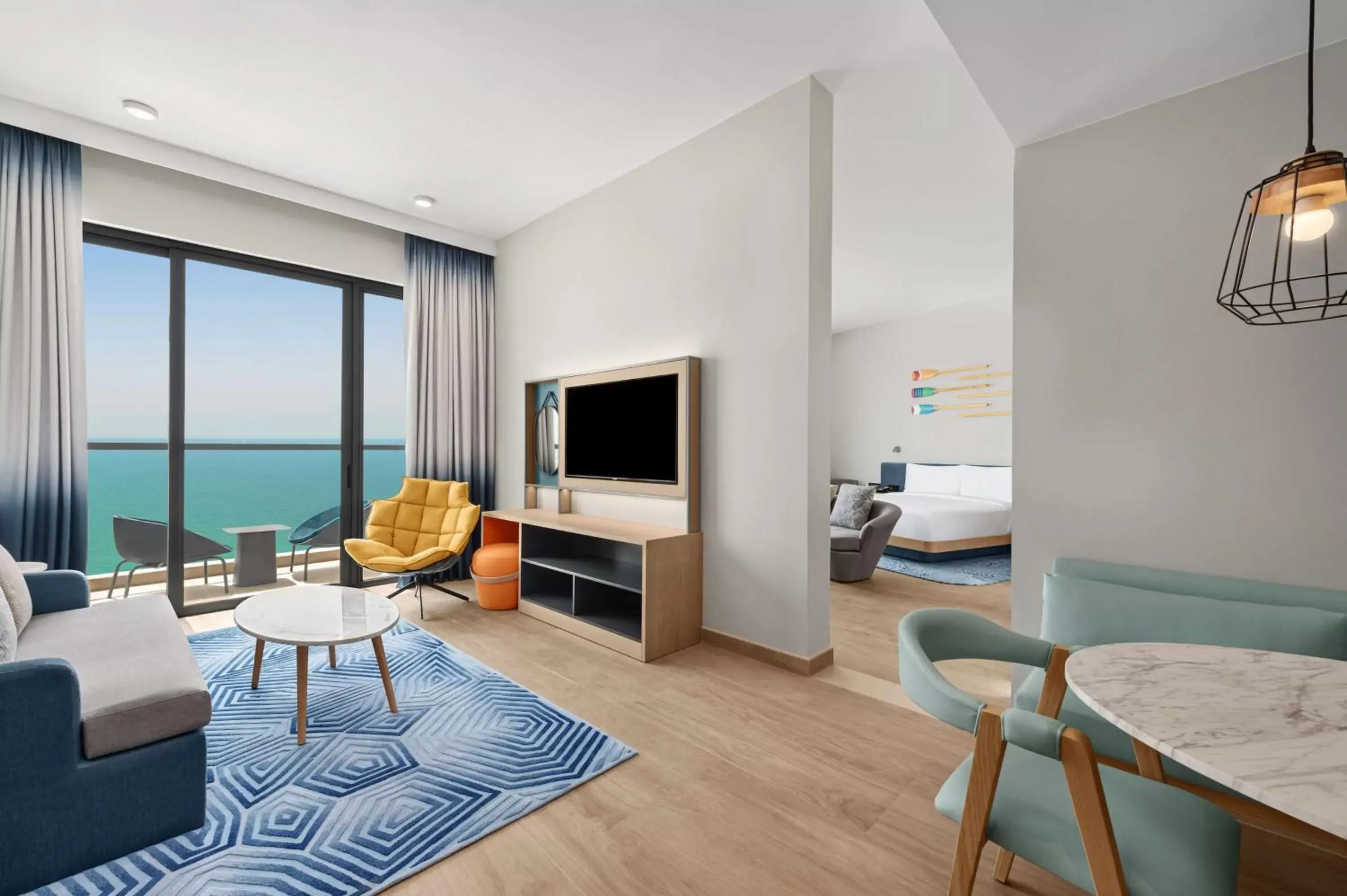 Living room, Seating Area in Hampton By Hilton Marjan Island