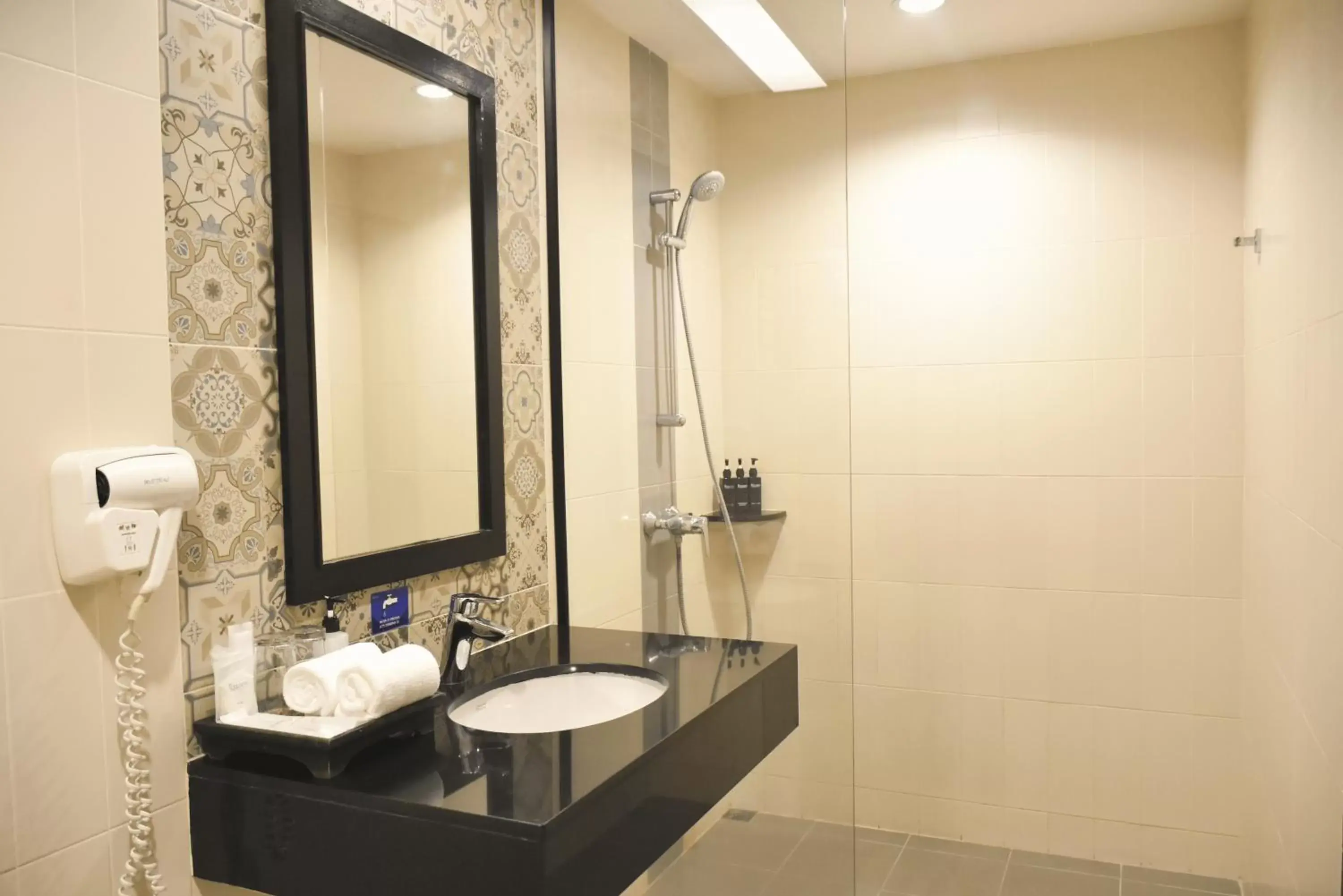 Shower, Bathroom in Deevana Patong Resort & Spa - SHA Extra Plus