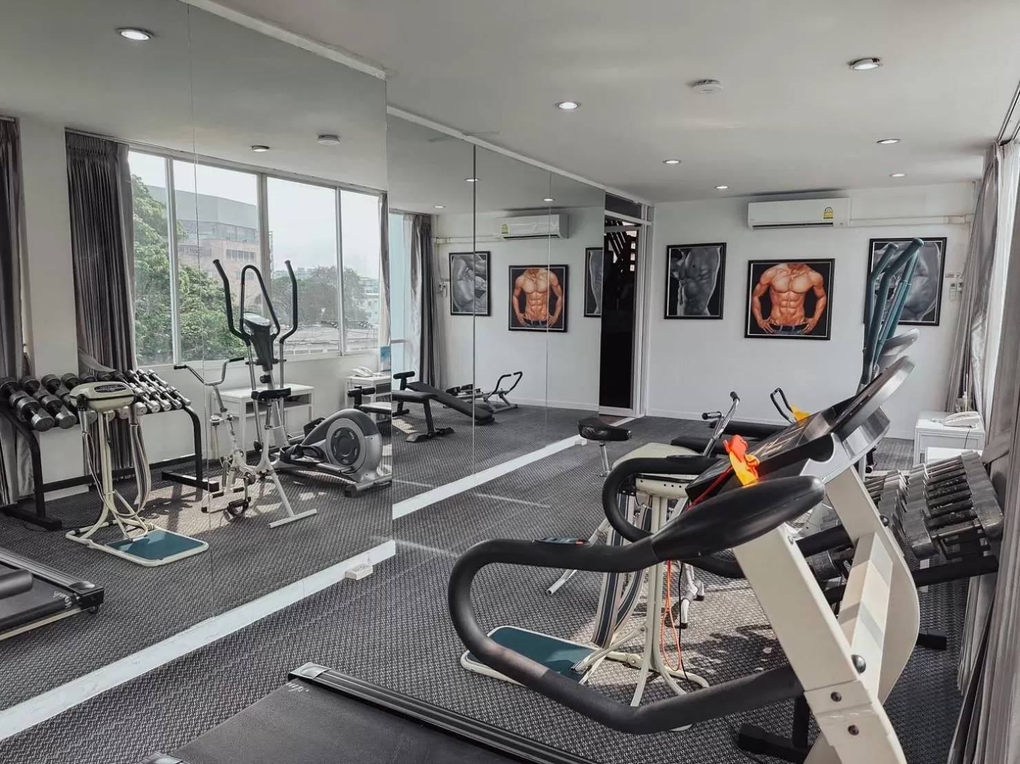 Fitness centre/facilities in Hotel De Khuvieng