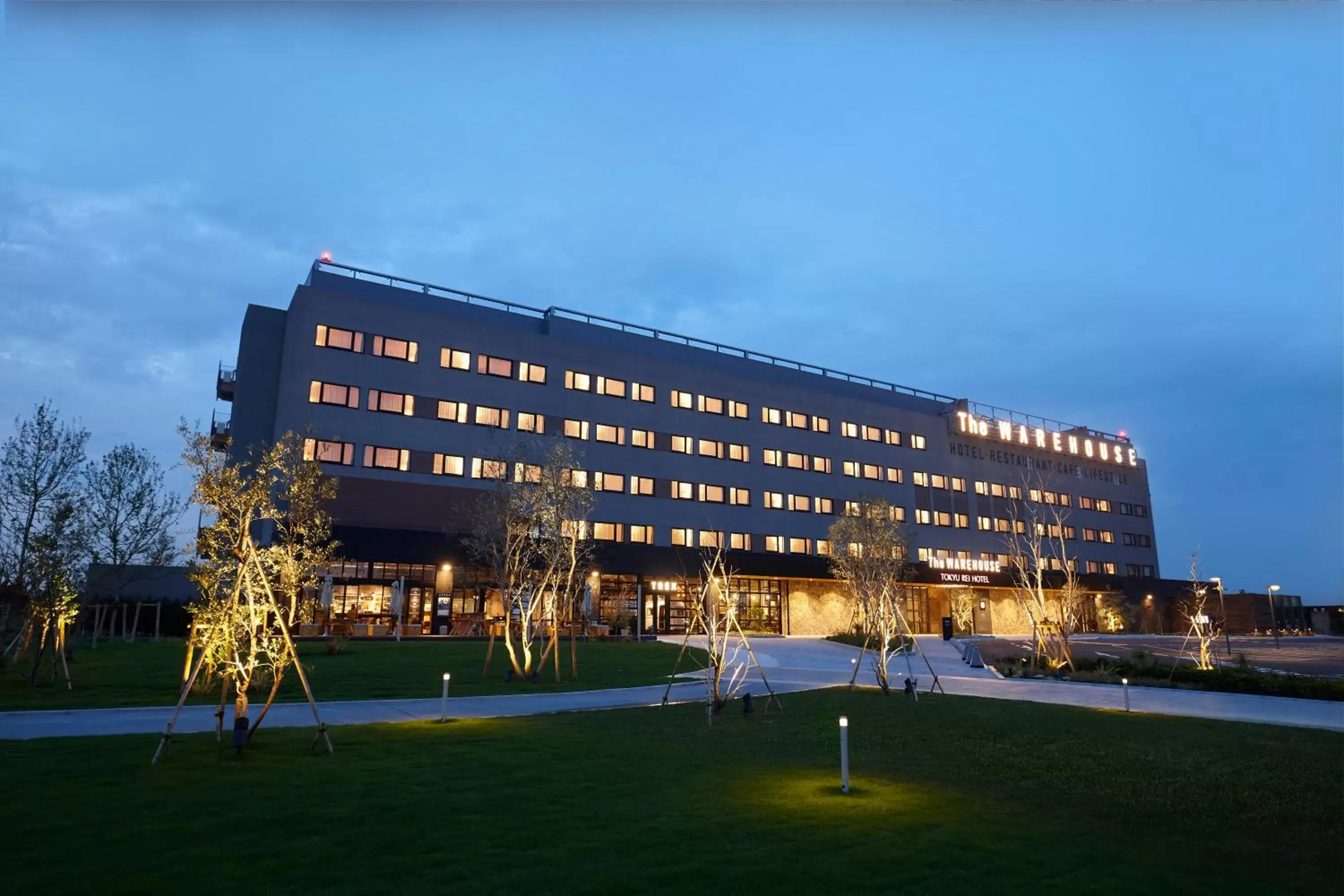 Property building in Kawasaki King Skyfront Tokyu REI Hotel Property building in Kawasaki King Skyfront Tokyu REI Hotel