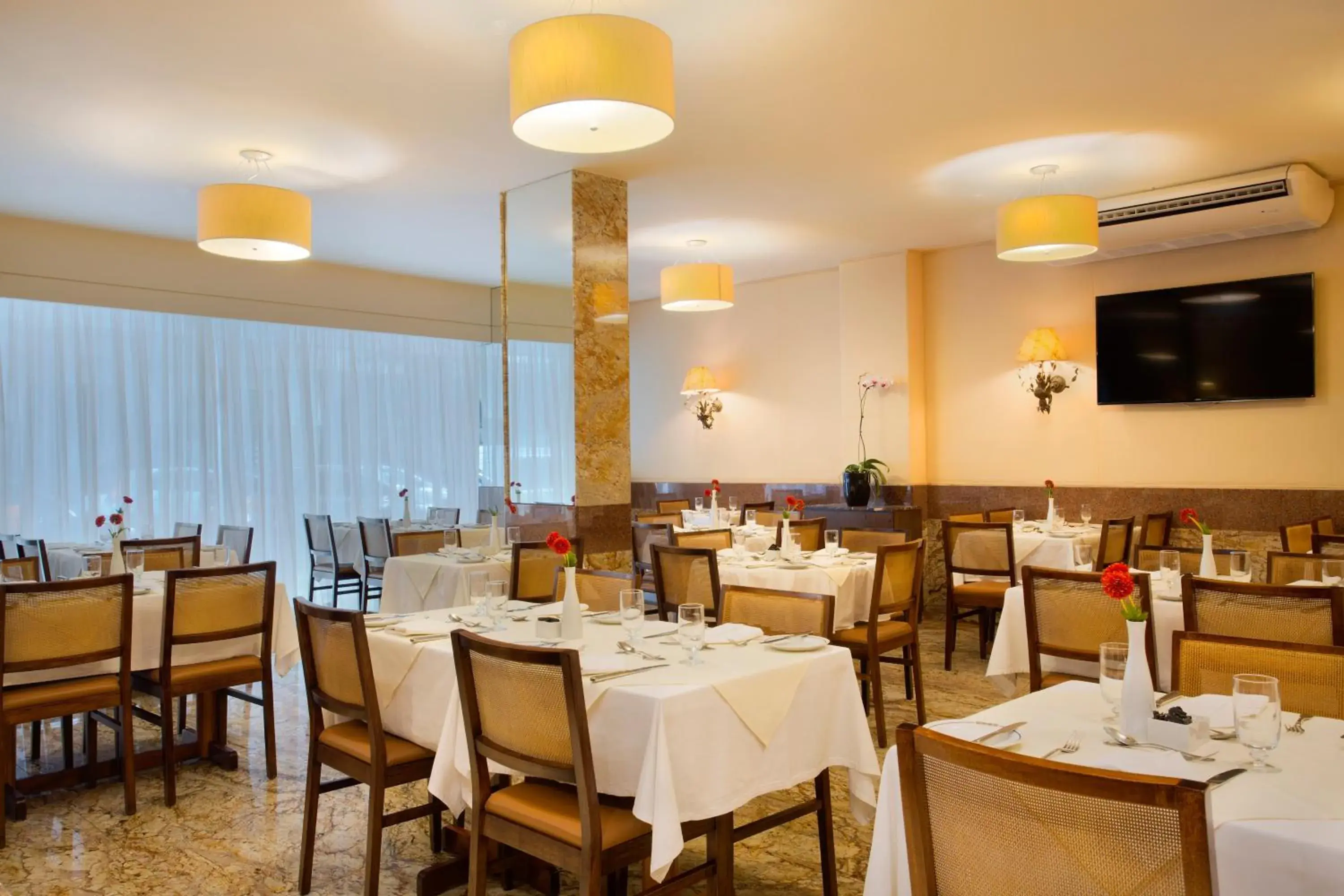 Restaurant/places to eat in Windsor Palace Copacabana Restaurant/places to eat in Windsor Palace Copacabana