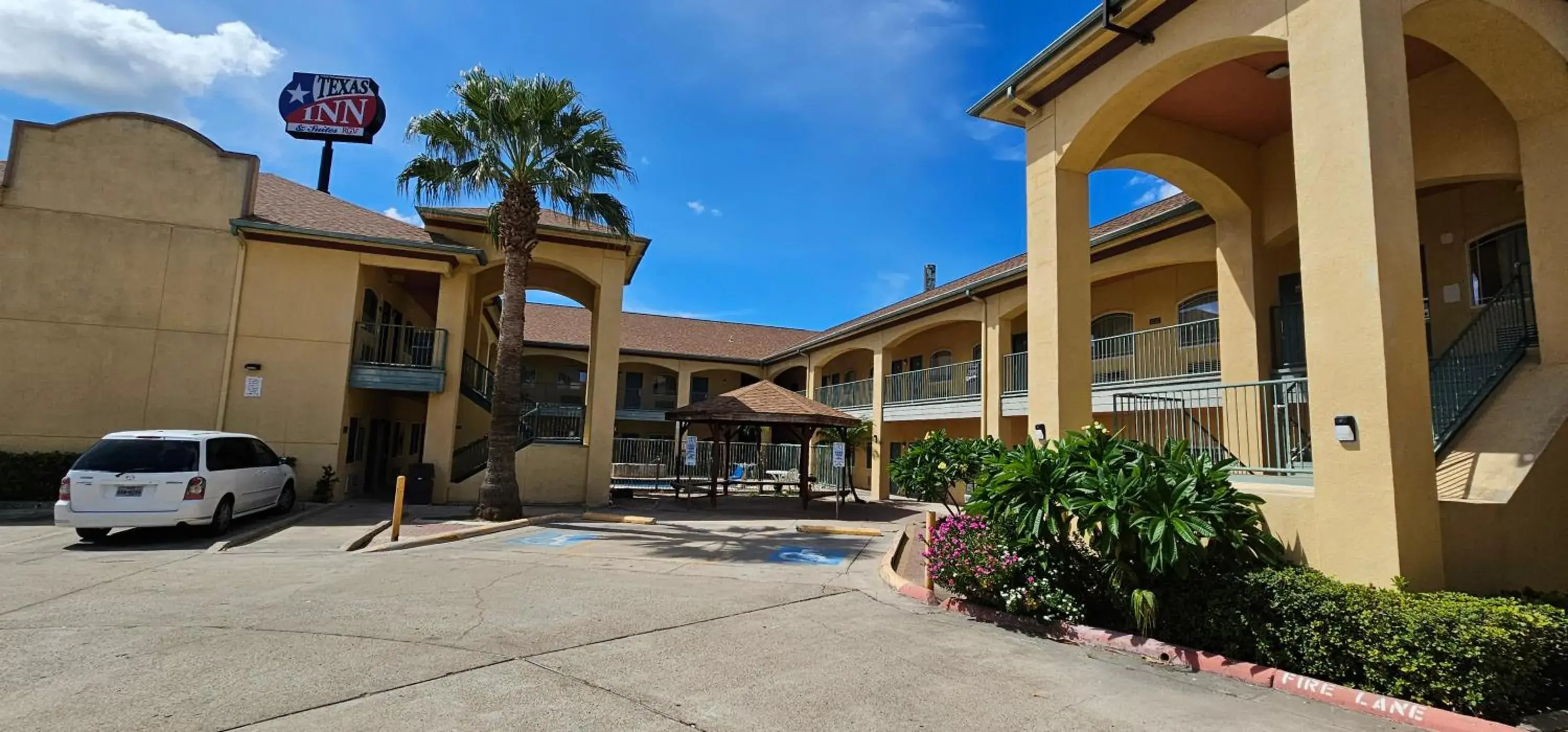 Property Building in Texas Inn and Suites RGV