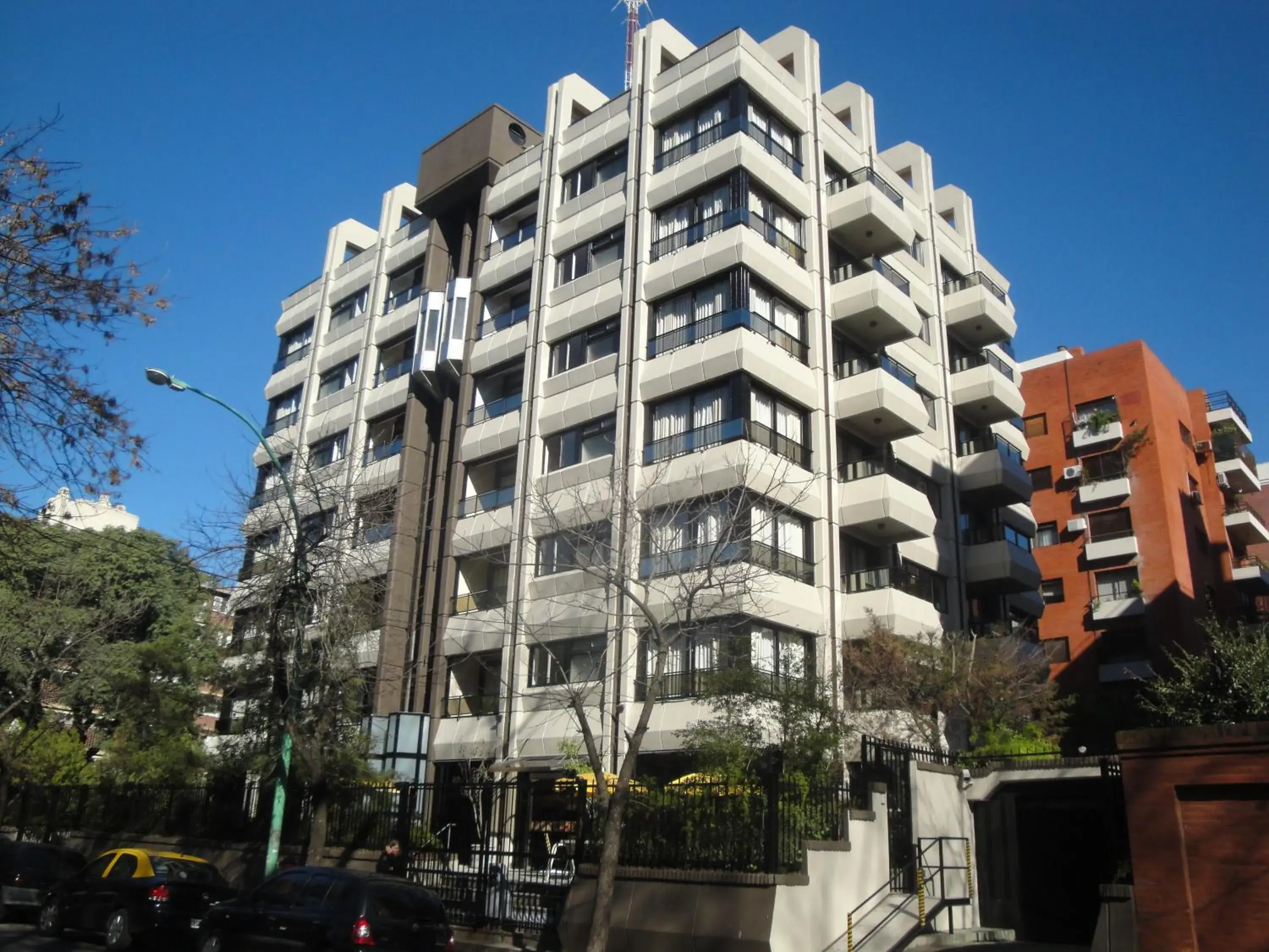 Facade/entrance, Property Building in Golf Tower Suites & Apartments