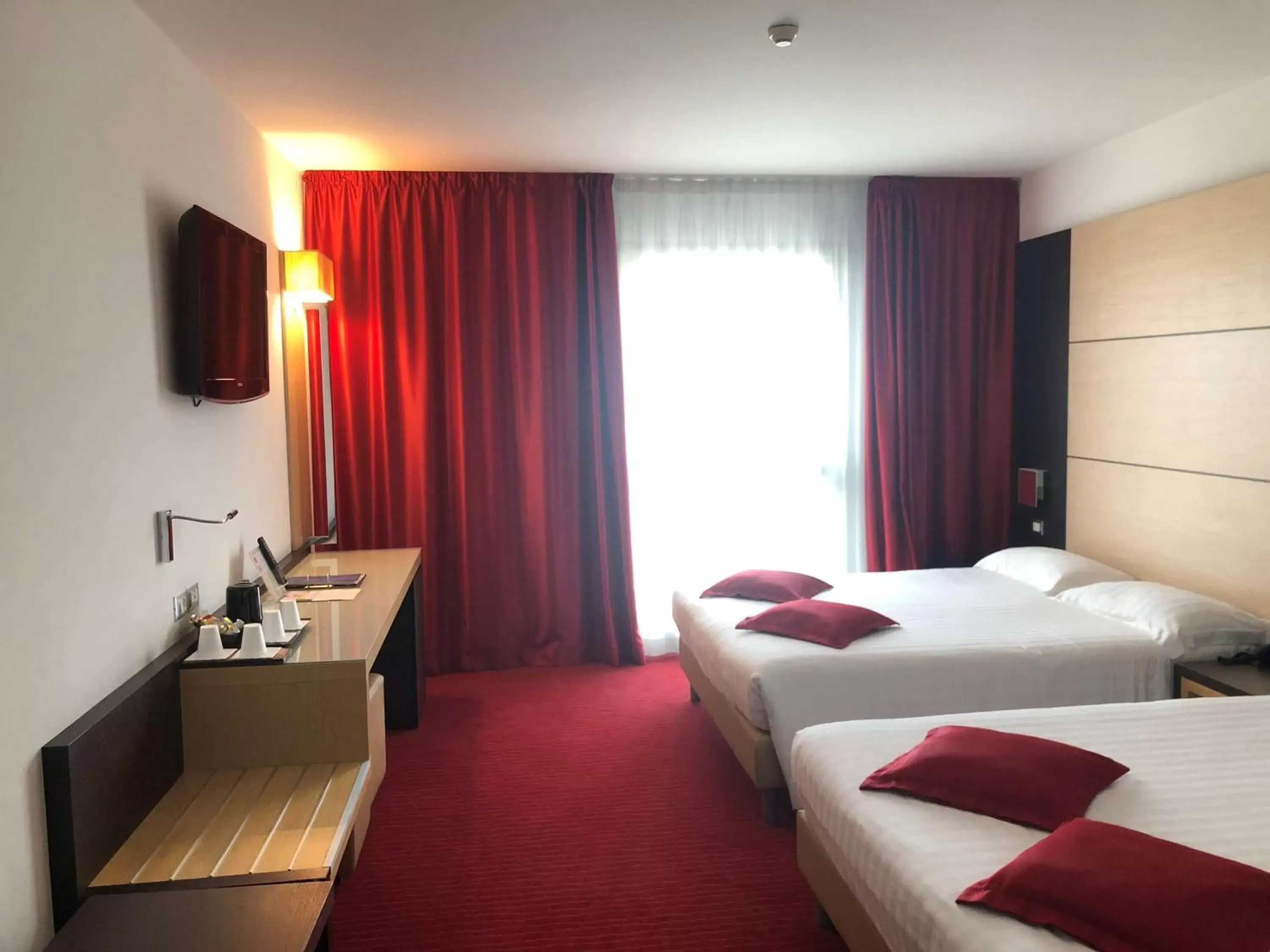 Photo of the whole room, Bed in Best Western Plus Hotel Galileo Padova