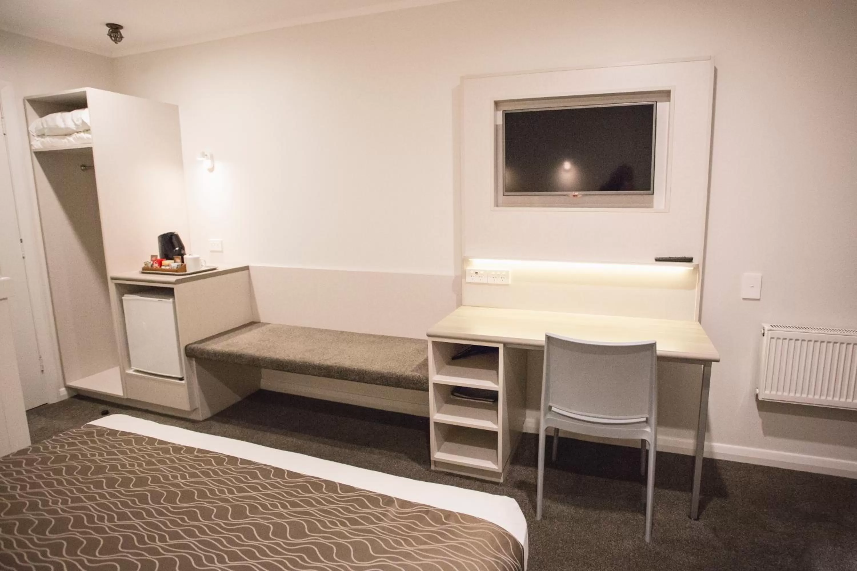 Photo of the whole room, Bed in Wanaka Hotel