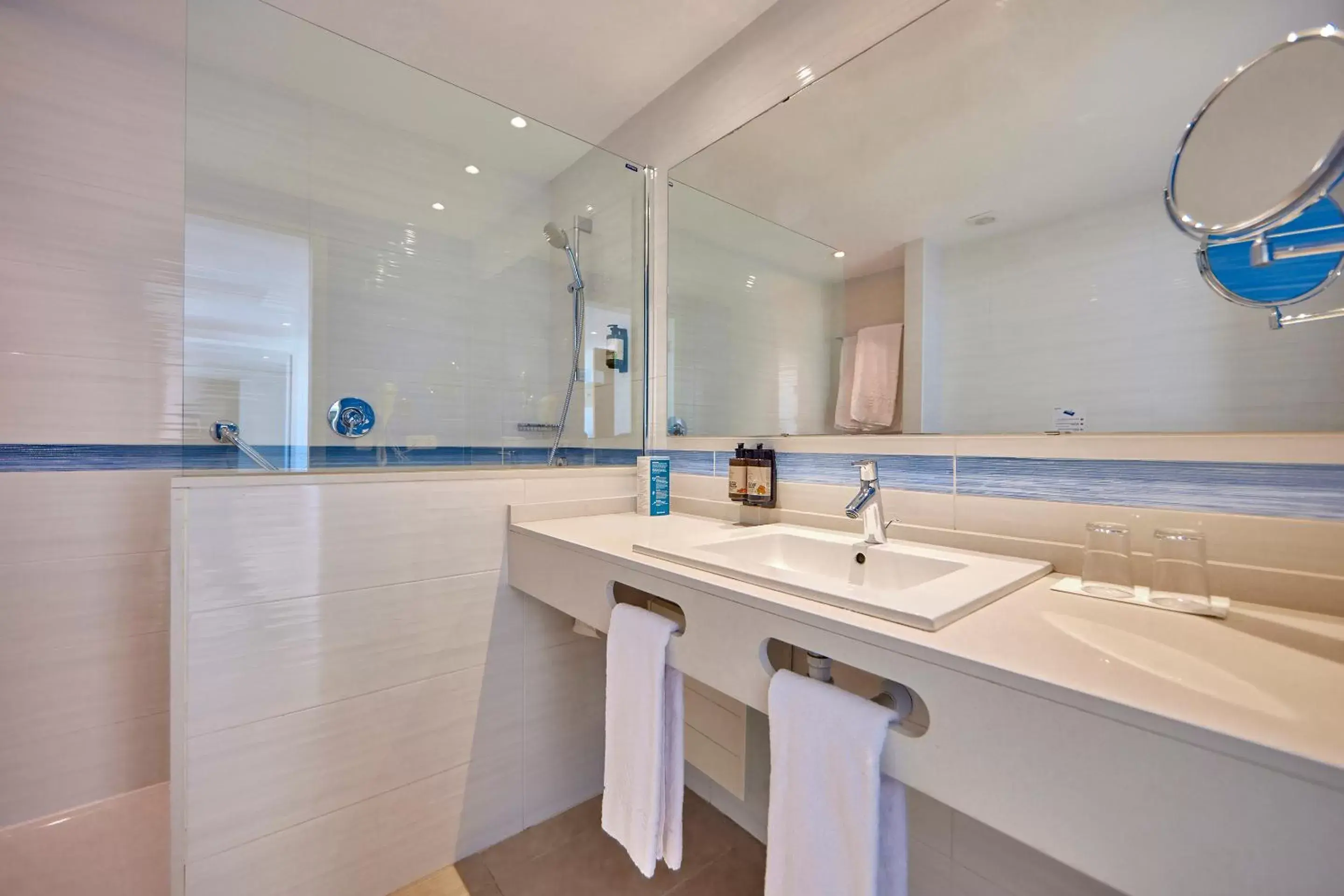 Bathroom in Universal Hotel Lido Park & Spa