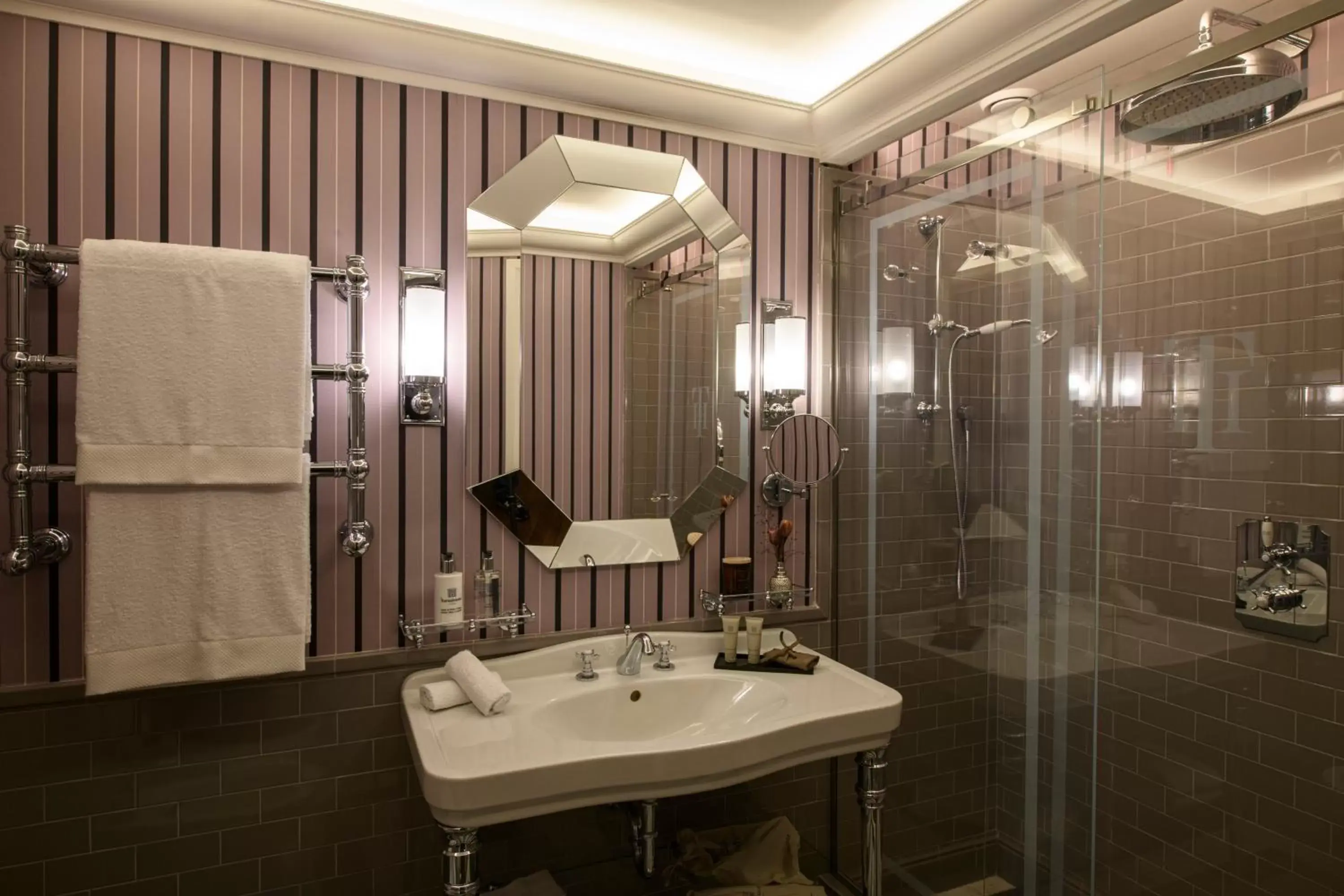 Bathroom in IL Tornabuoni The Unbound Collection by Hyatt