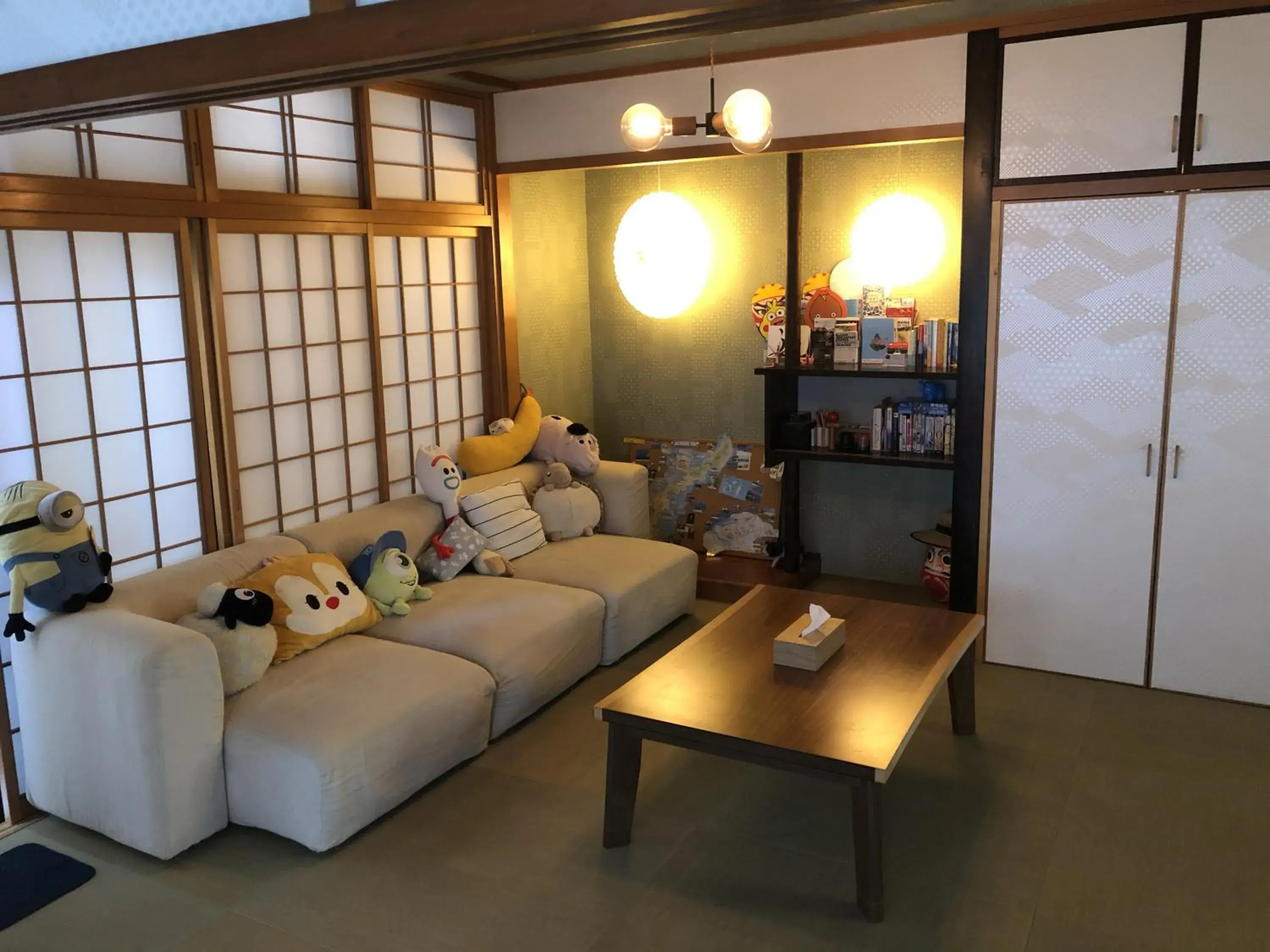 Communal lounge/ TV room, Seating Area in Santiago Guesthouse Naha