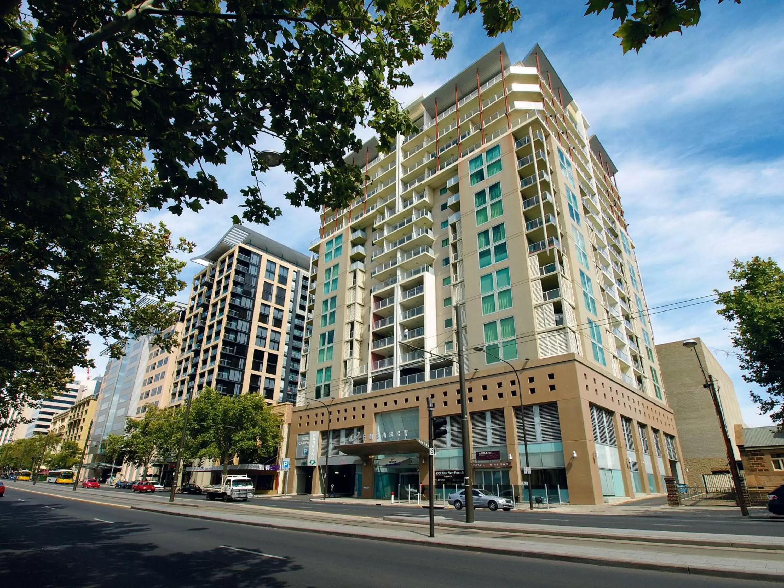 Facade/entrance, Property Building in Oaks Adelaide Embassy Suites