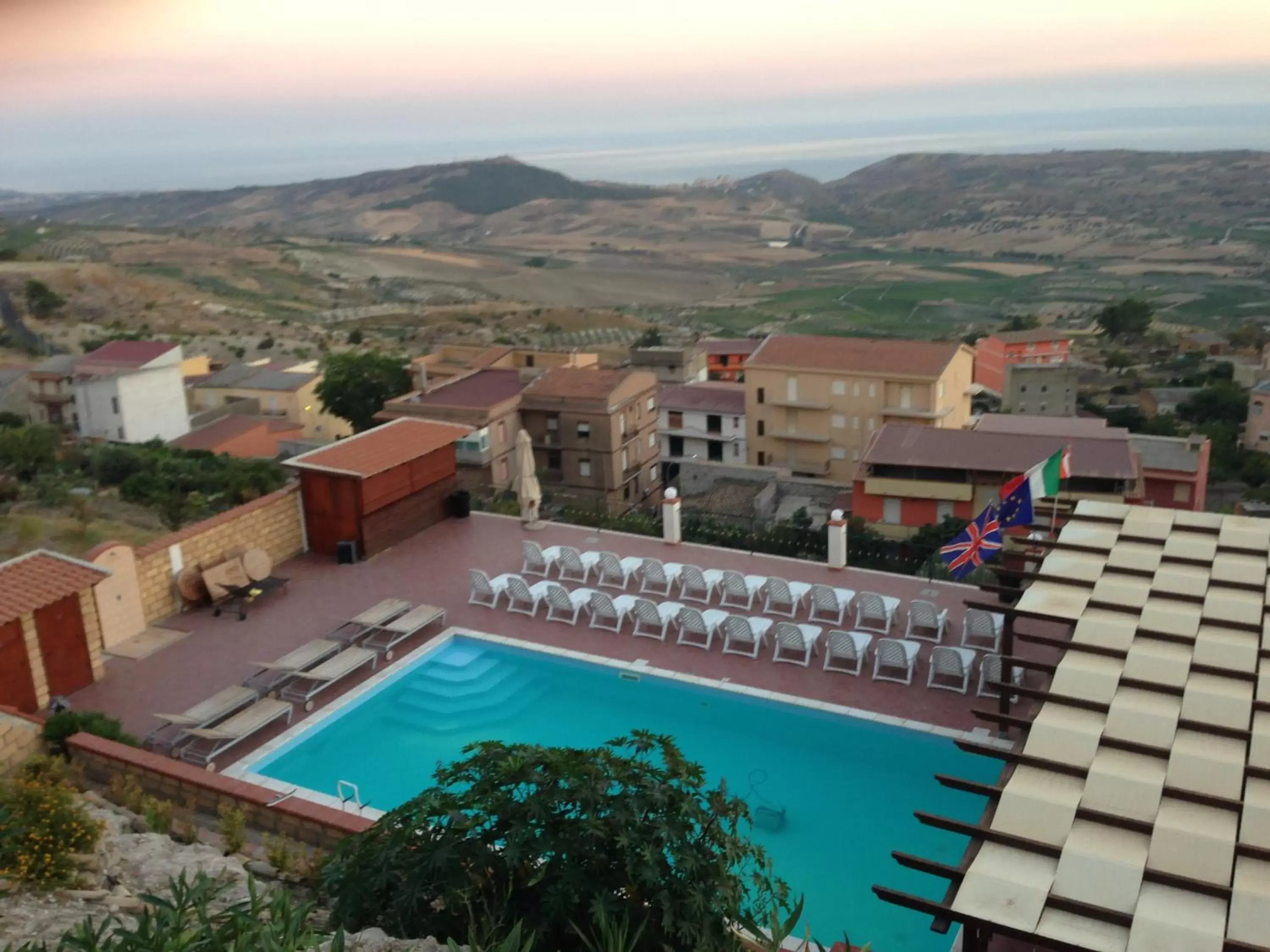 Swimming pool, Pool View in B&B Montemare