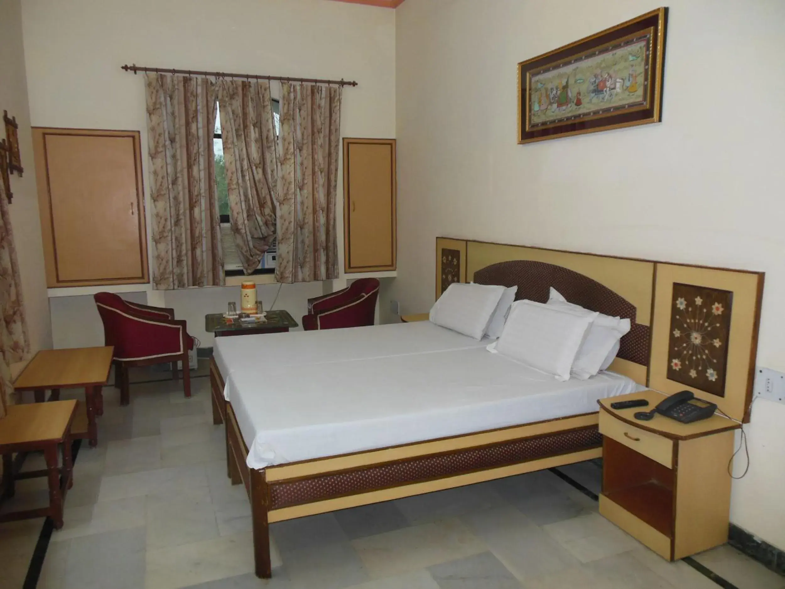 Photo of the whole room, Bed in Hotel Taj Plaza, VIP Road, Agra