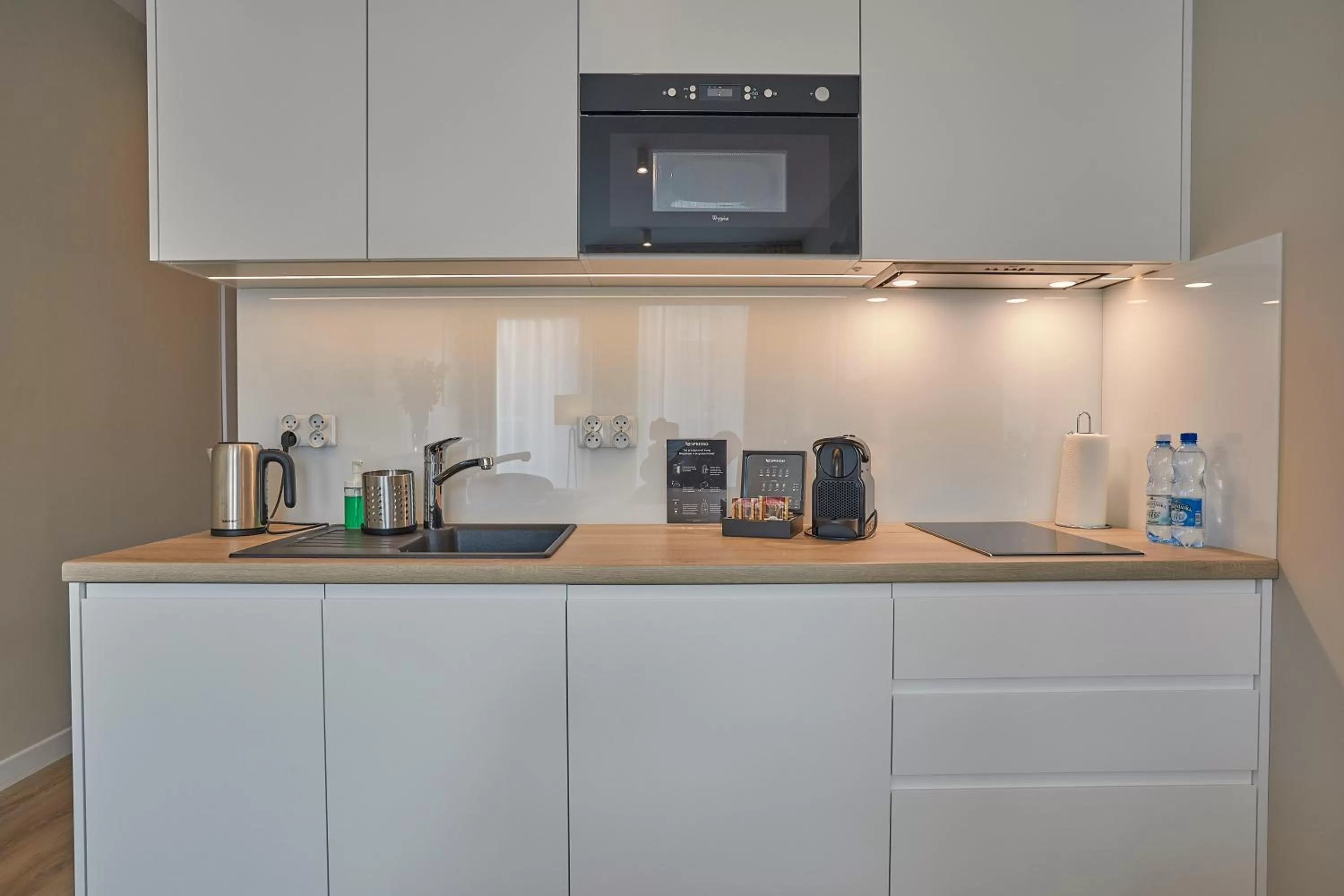 Coffee/tea facilities in RAJSKA 3 by PI Apartments