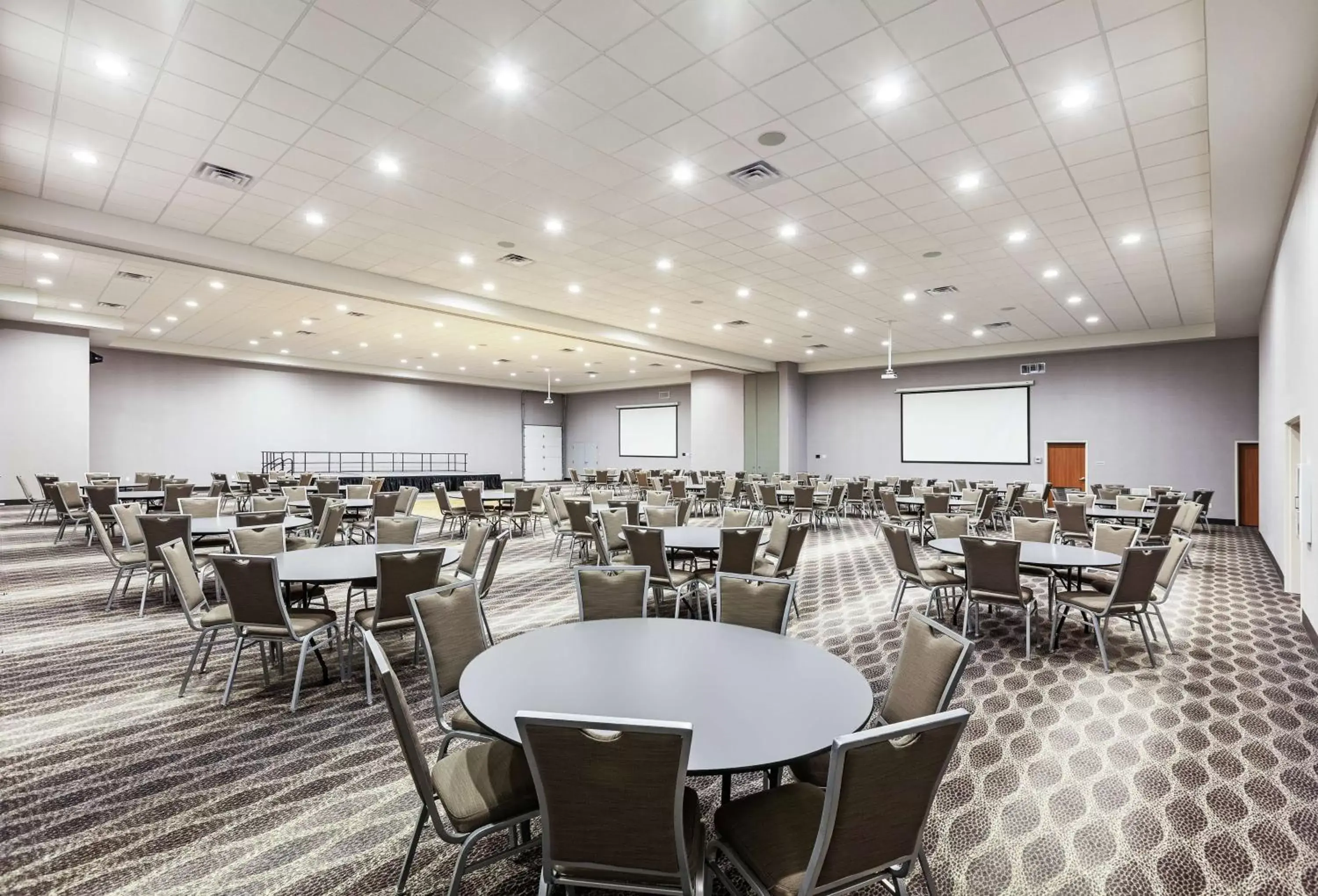 Meeting/conference room, Restaurant/Places to Eat in Hampton Inn & Suites Liberal