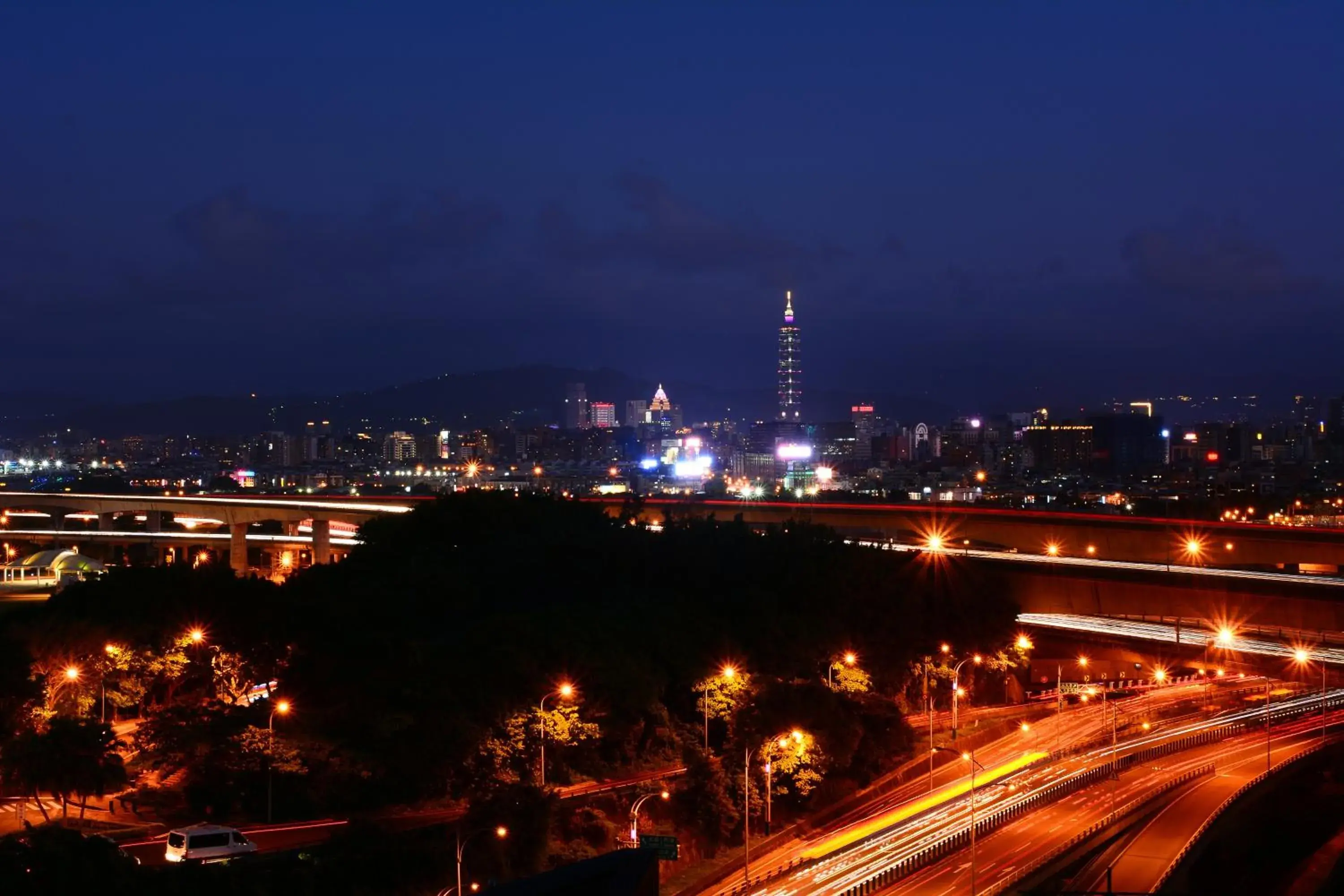 City view in CHIENTAN Youth Hotel