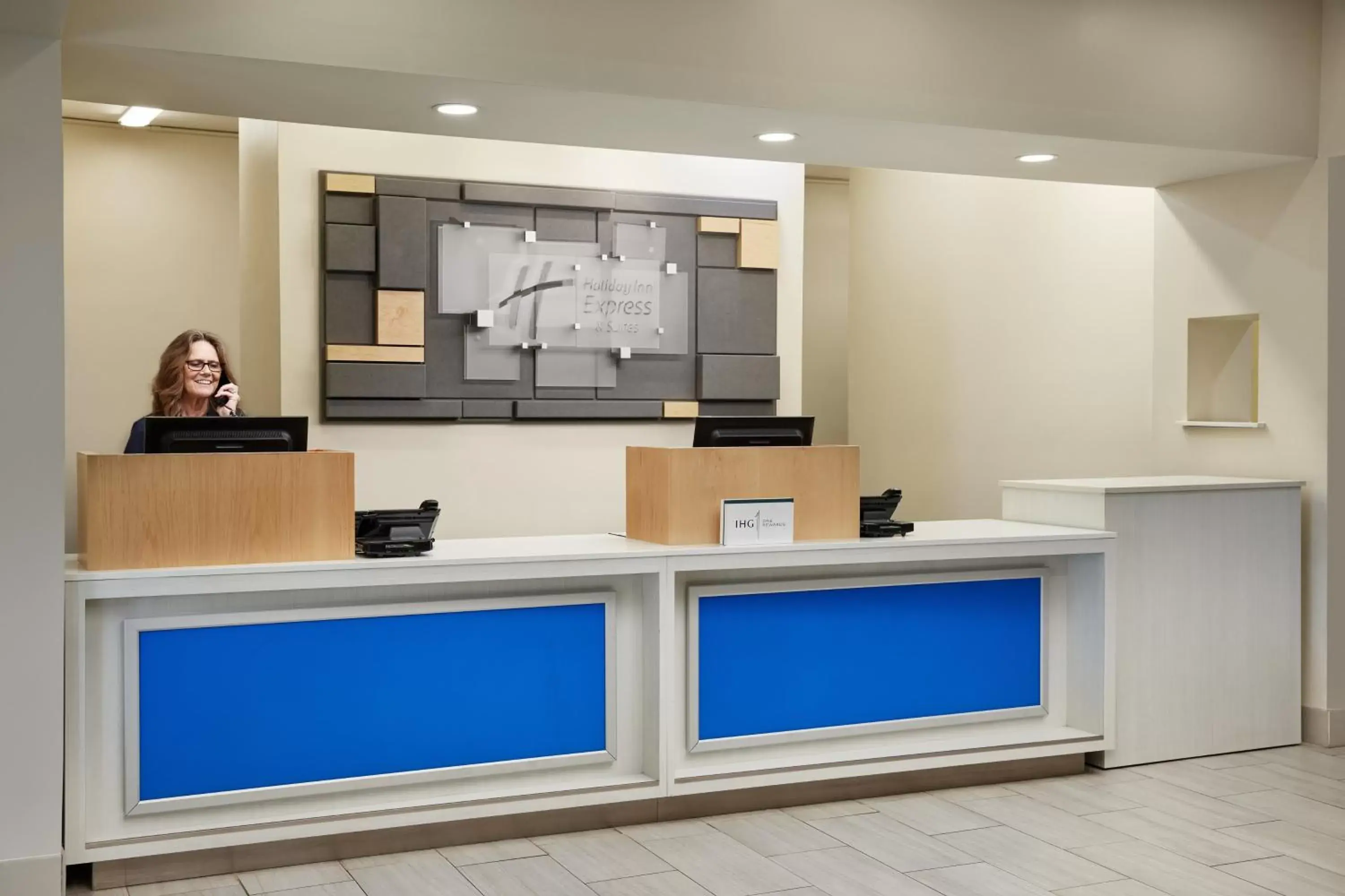 Property building, Lobby/Reception in Holiday Inn Express & Suites Bonifay, an IHG Hotel