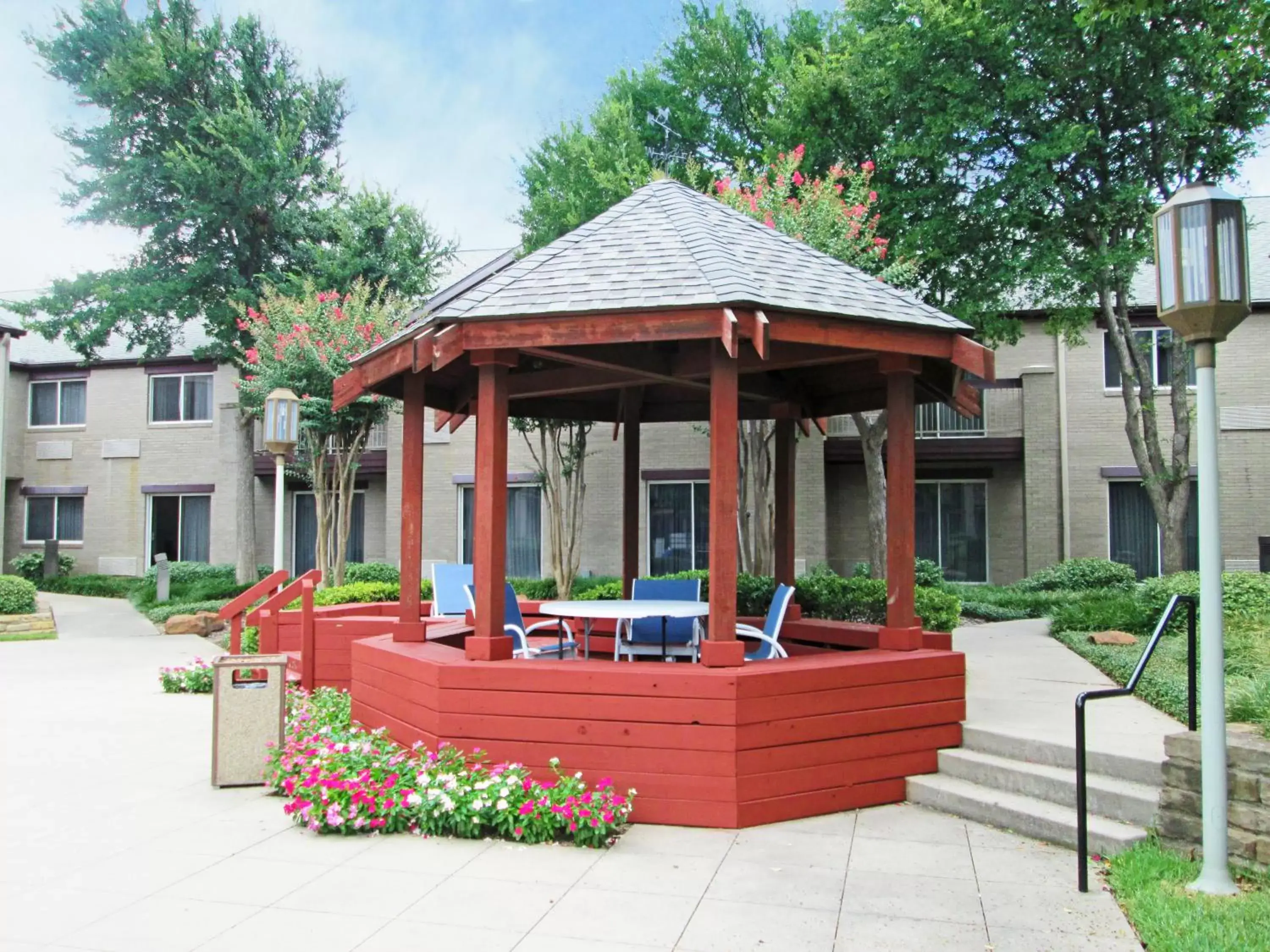 Patio in Extended Stay America Suites - Dallas - Richardson