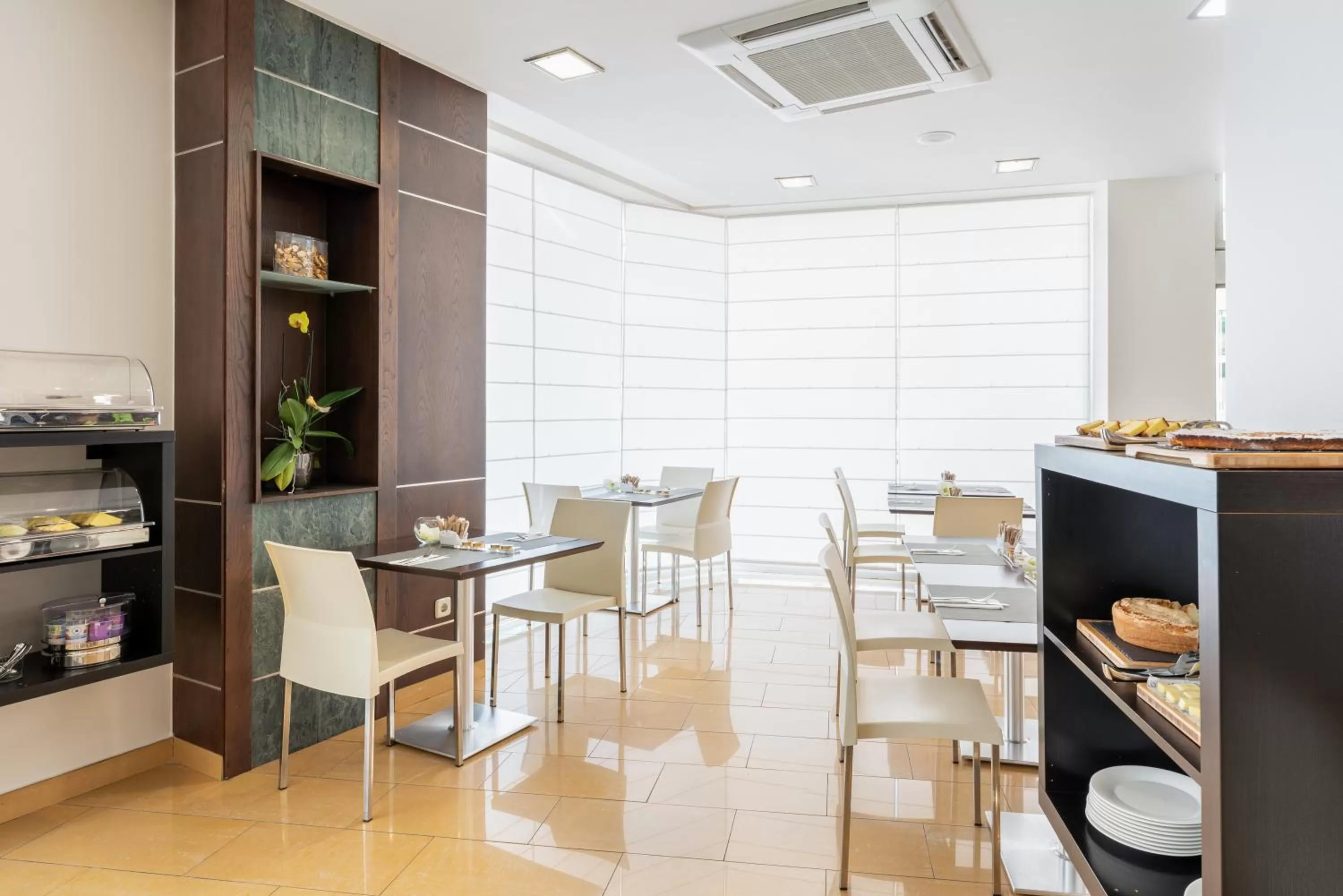 Lounge or bar in Exe Puerta San Pedro