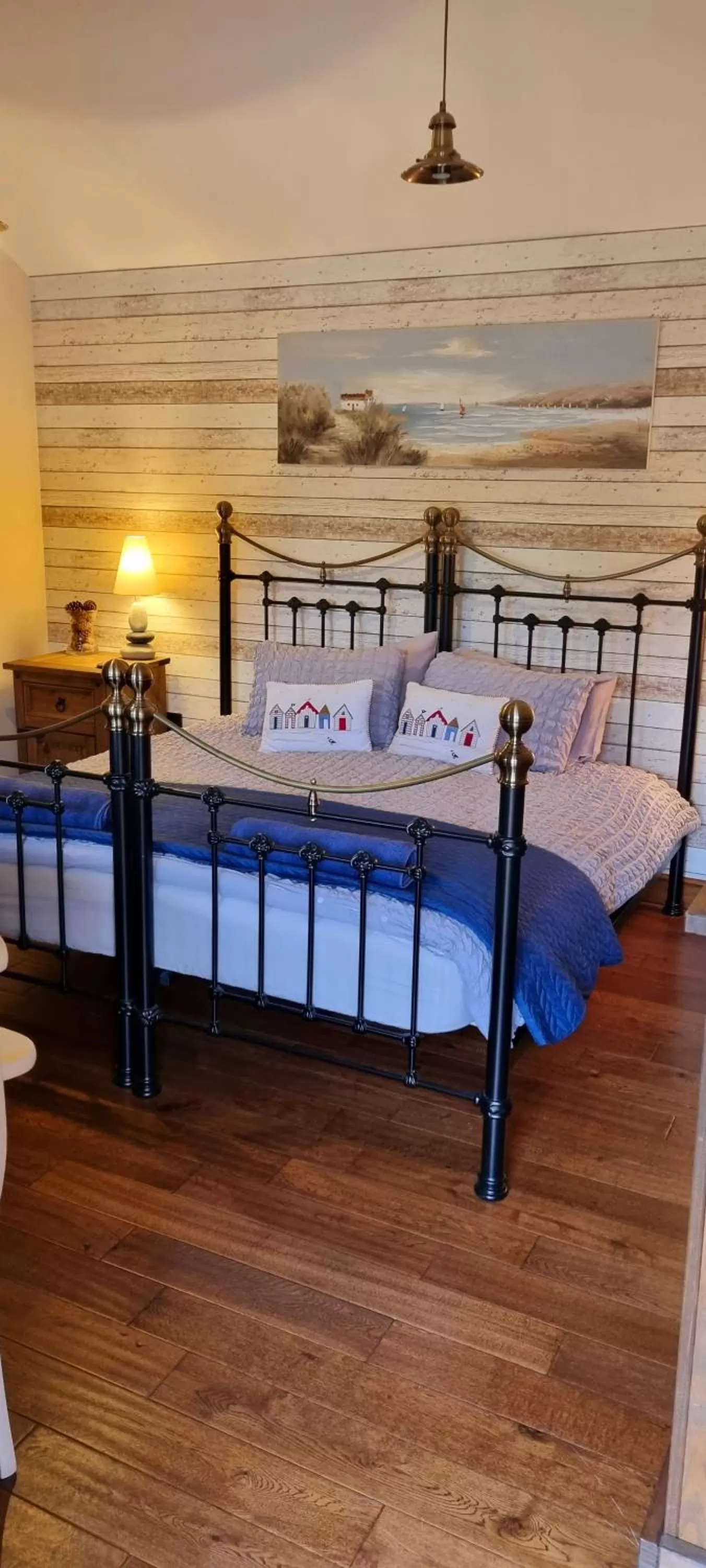 Deluxe Double Room with Balcony in Lyonshall Lodge